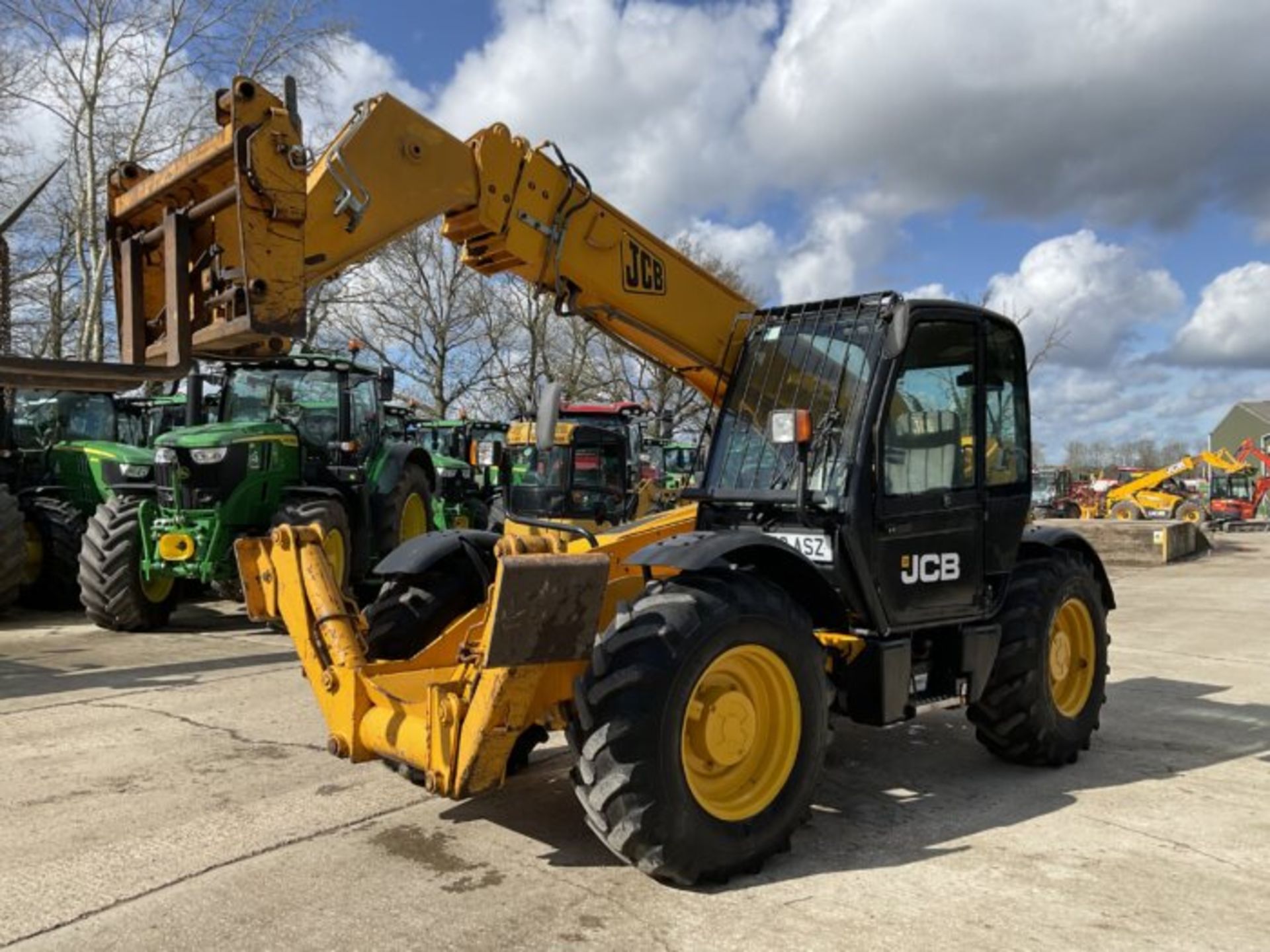 YEAR 2002 JCB 533.105 - Image 11 of 11