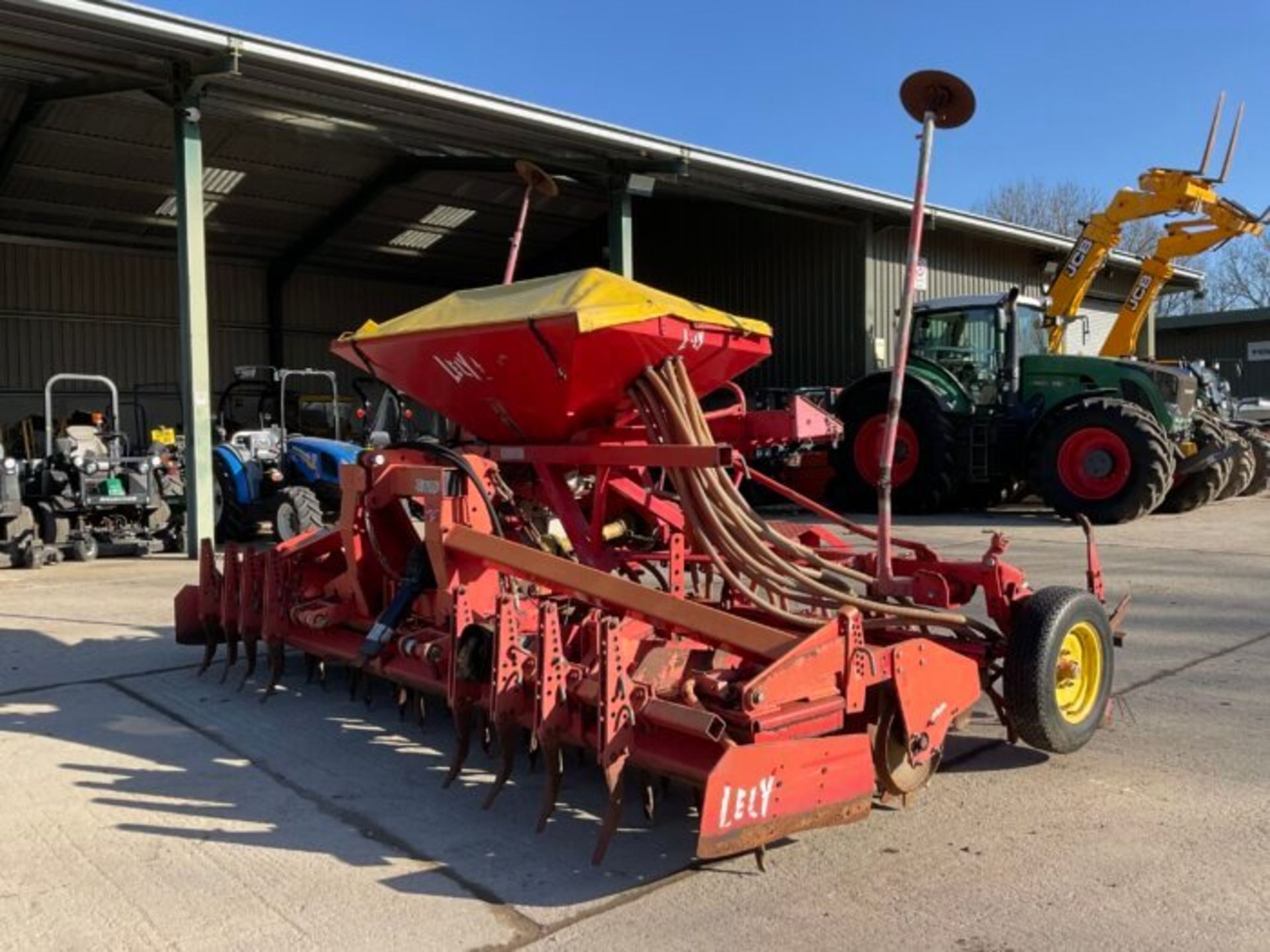 LELY COMBI PNEUMATIC 4 METRE DRILL COMBINATION 400-45. - Image 7 of 8