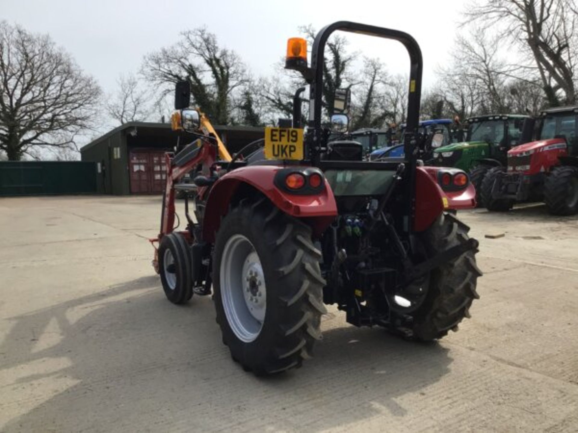 YEAR 2019 – 19 REG CASE IH 55A FARMALL WITH CASE IH LRA3518 LOADER. 2 SPOOLS. 2 WD. - Image 4 of 7