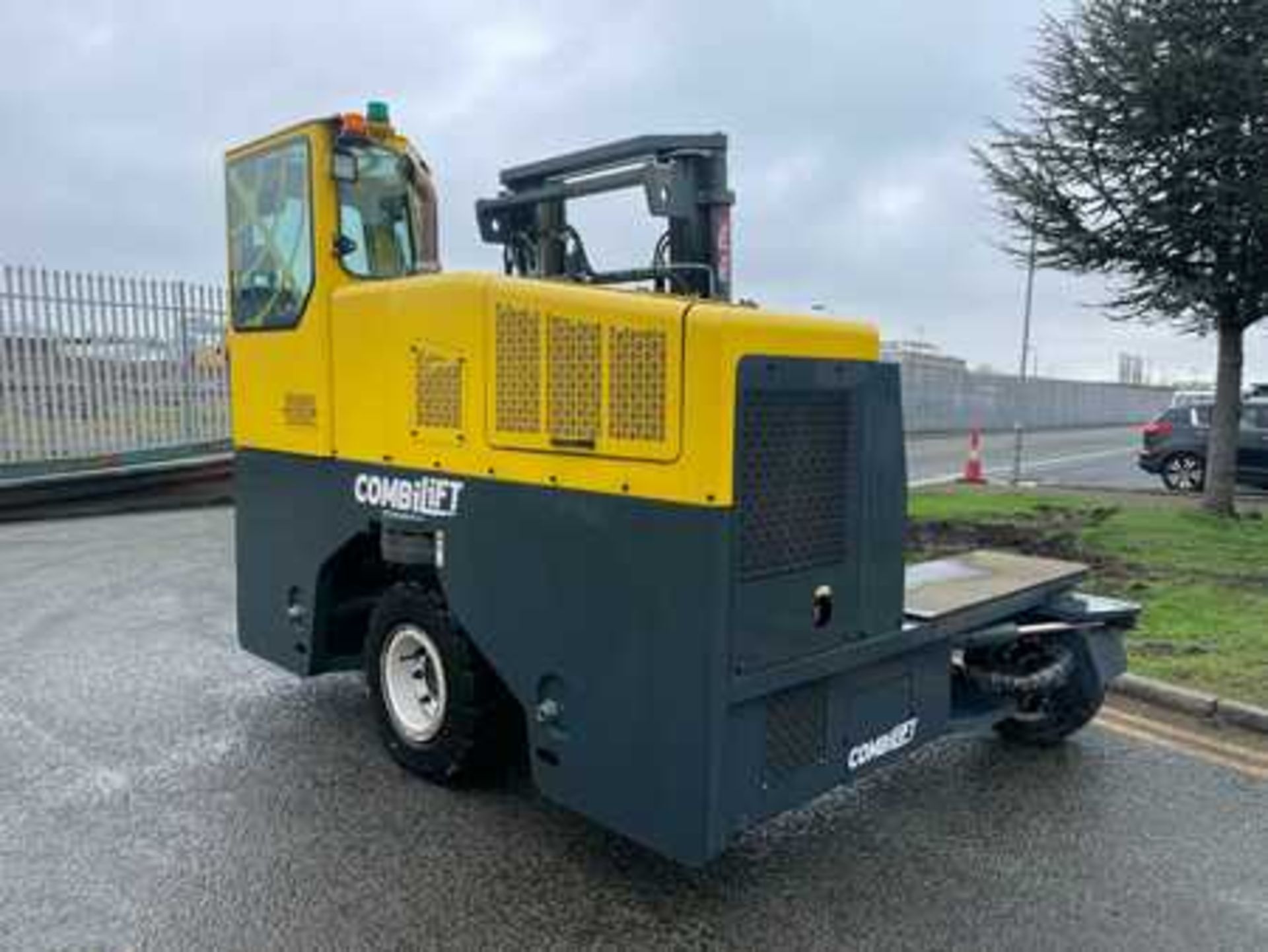 FOUR-WAY TRUCKS COMBILIFT C8000