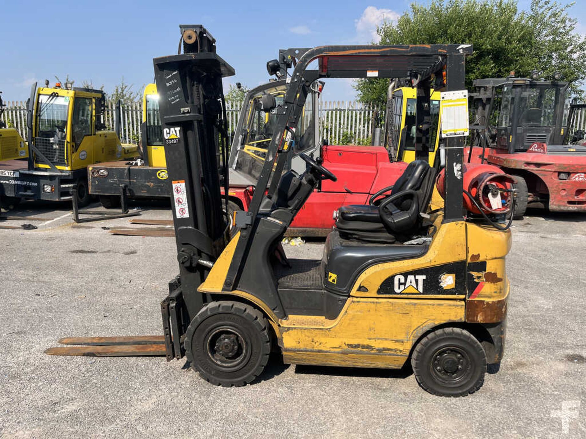 LPG FORKLIFTS CAT LIFT TRUCKS GP18N