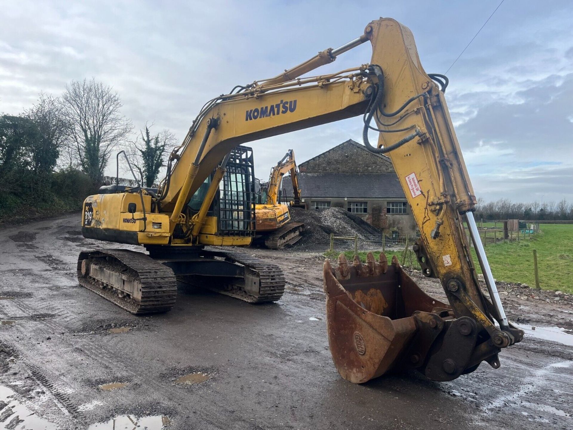 POWER AND PRECISION: 2007 KOMATSU PC210-LC8 DEMOLITION EXCAVATOR - Bild 2 aus 20