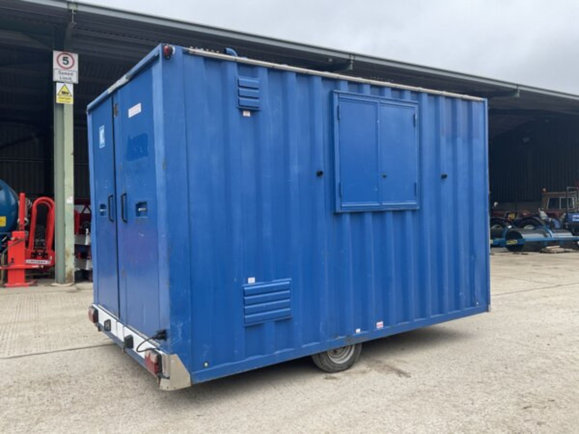 BOSS CABIN WELFARE UNIT