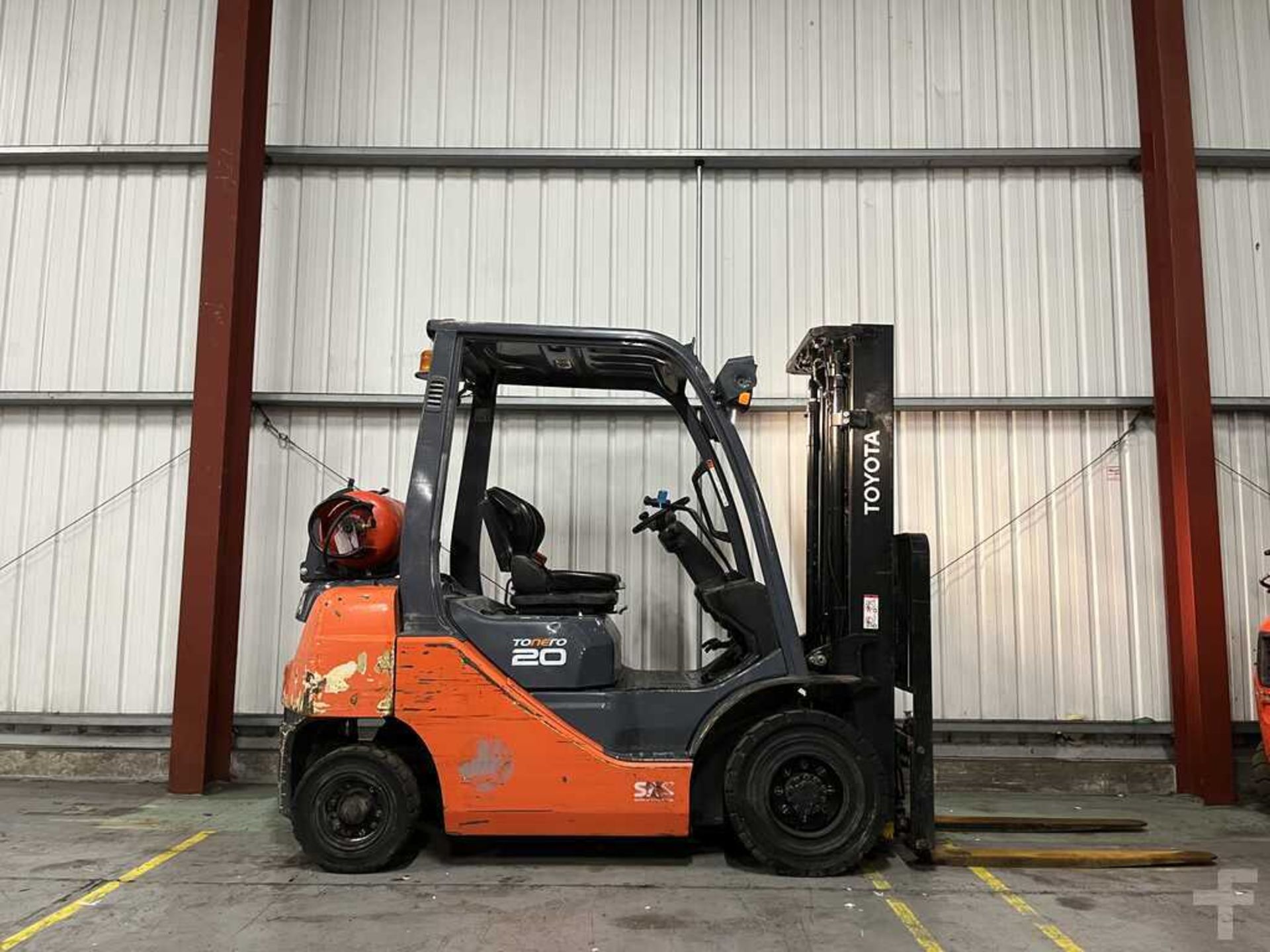 LPG FORKLIFTS TOYOTA 02-8FGF20