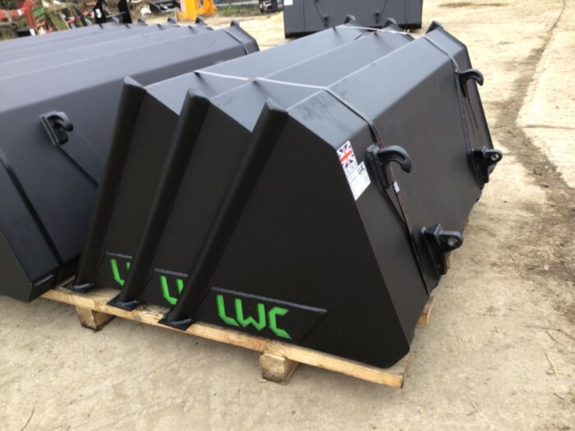 NEW LWC 5FT 5 SERIES EURO BUCKET - Image 5 of 5