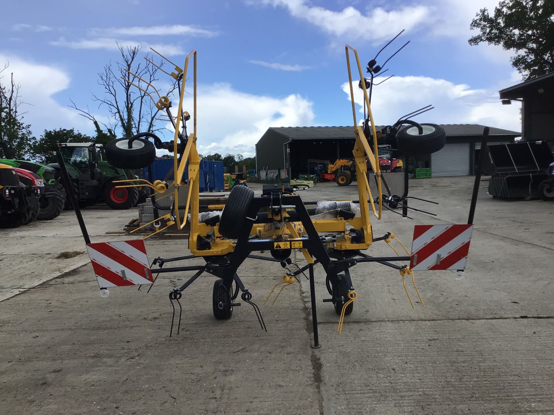 2022 NEW HOLLAND PROTED 540. 4 ROTOR TEDDER. HYDRAULIC FOLDING. - Image 5 of 8