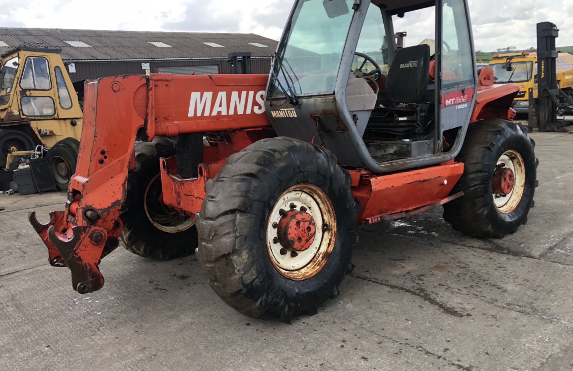 MANITOU 845 4×4 TELEHANDLER - Bild 4 aus 9