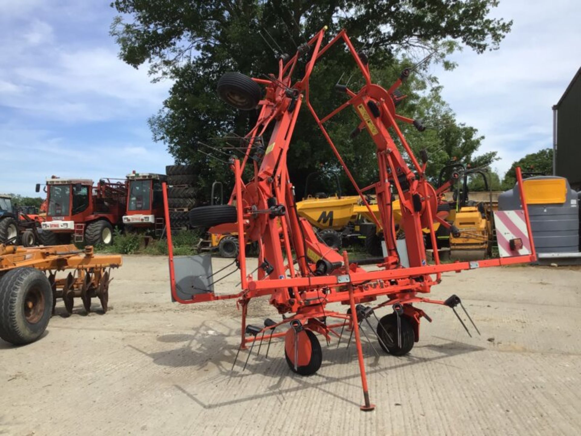 KUHN GF6502 6 ROTOR TEDDER - Image 3 of 6