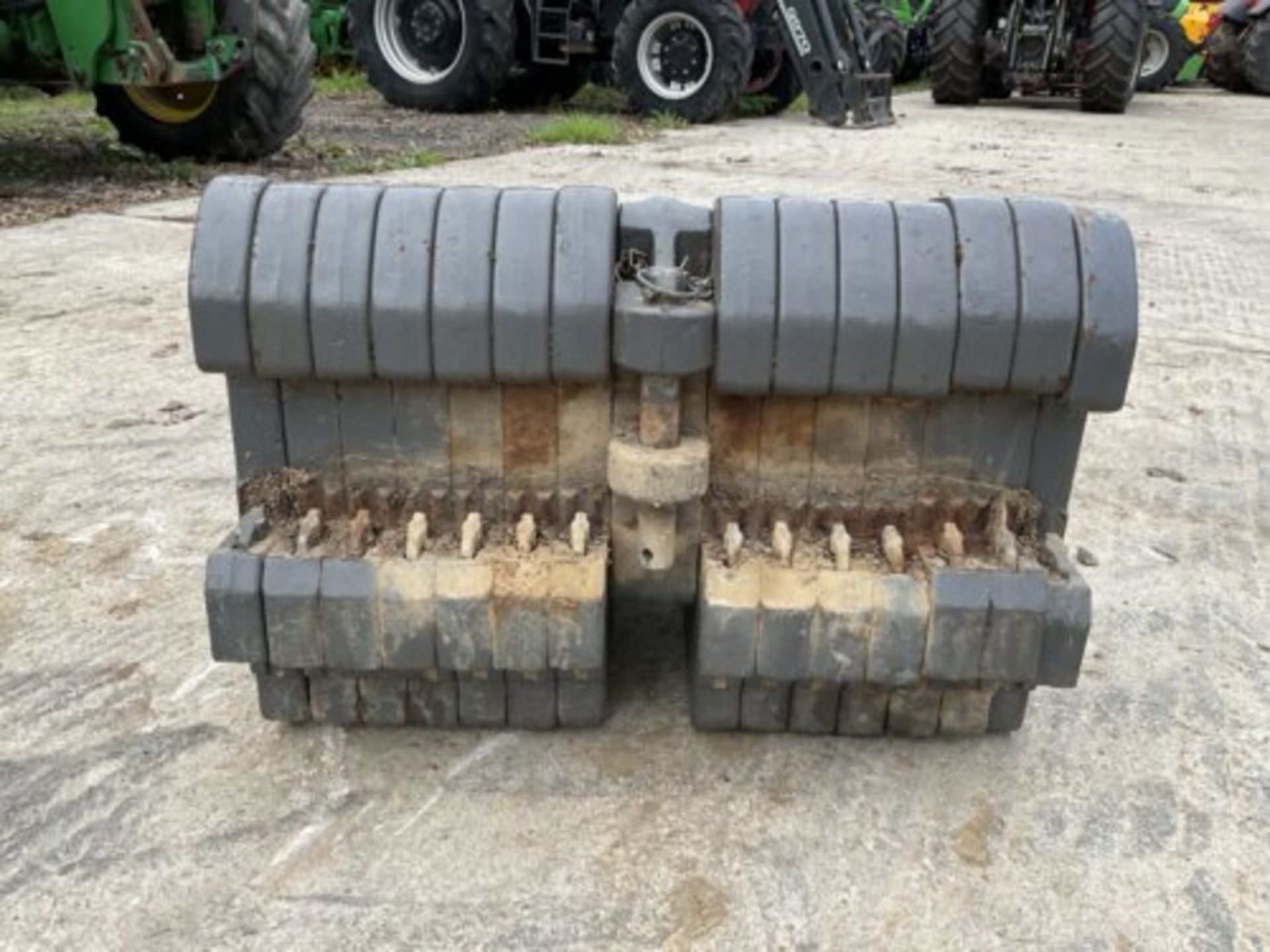 AGCO BLOCK WEIGHTS - Image 4 of 5