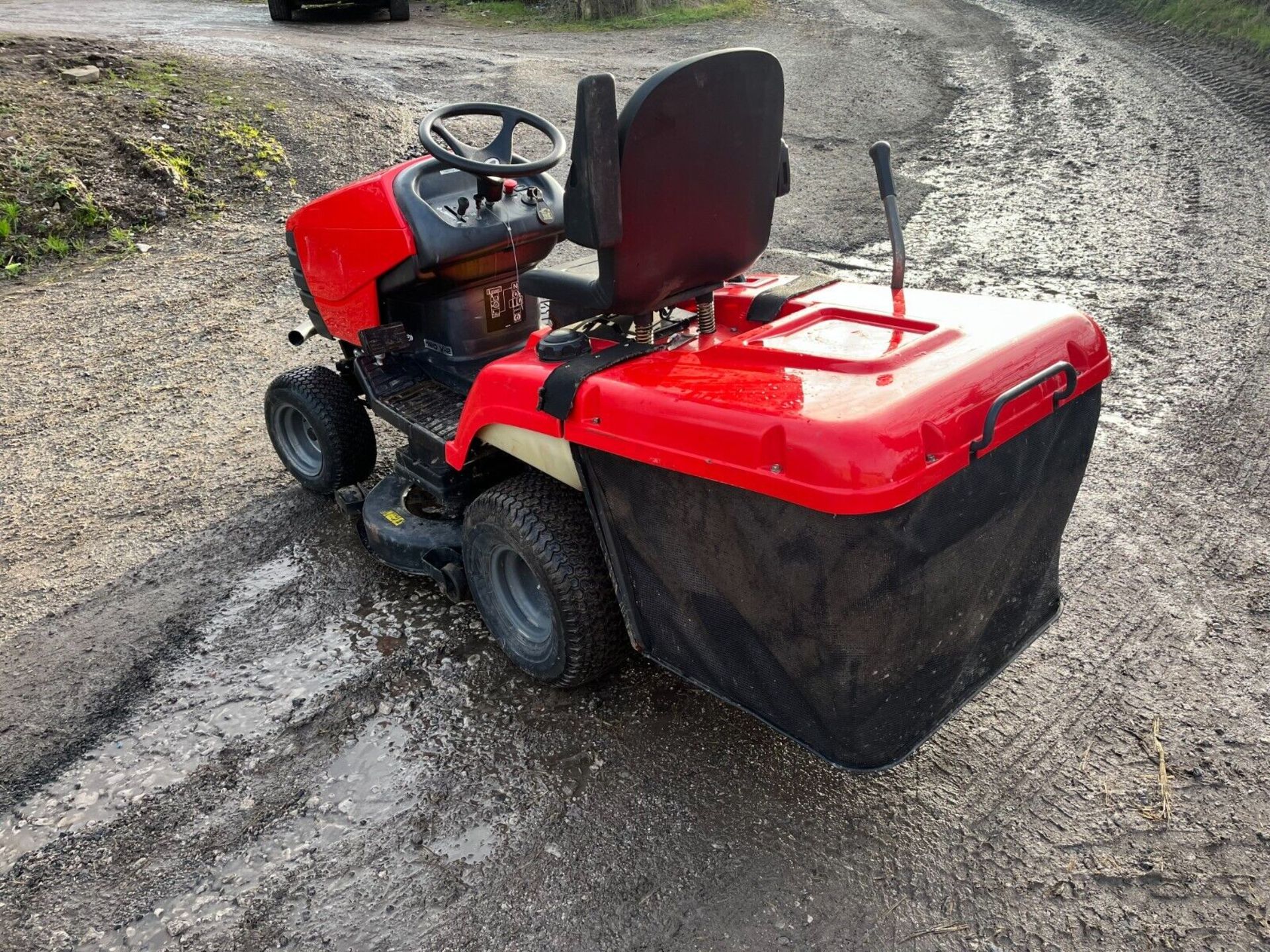 KARSIT TC180V RIDE ON LAWN MOWER ELECTRIC START GRASS BOX 18 HP BRIGGS STRATTON - Image 3 of 5