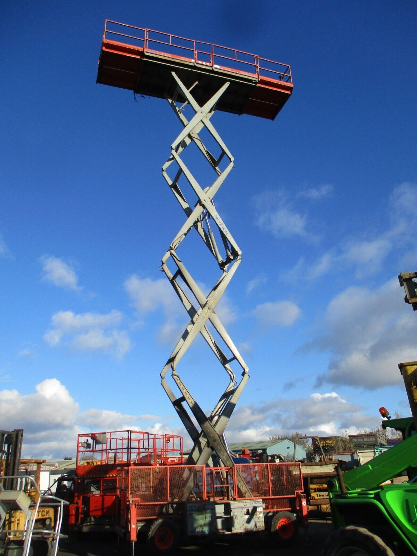 SKYJACK SJ9250 SCISSOR LIFT YEAR 2007 - Image 4 of 10