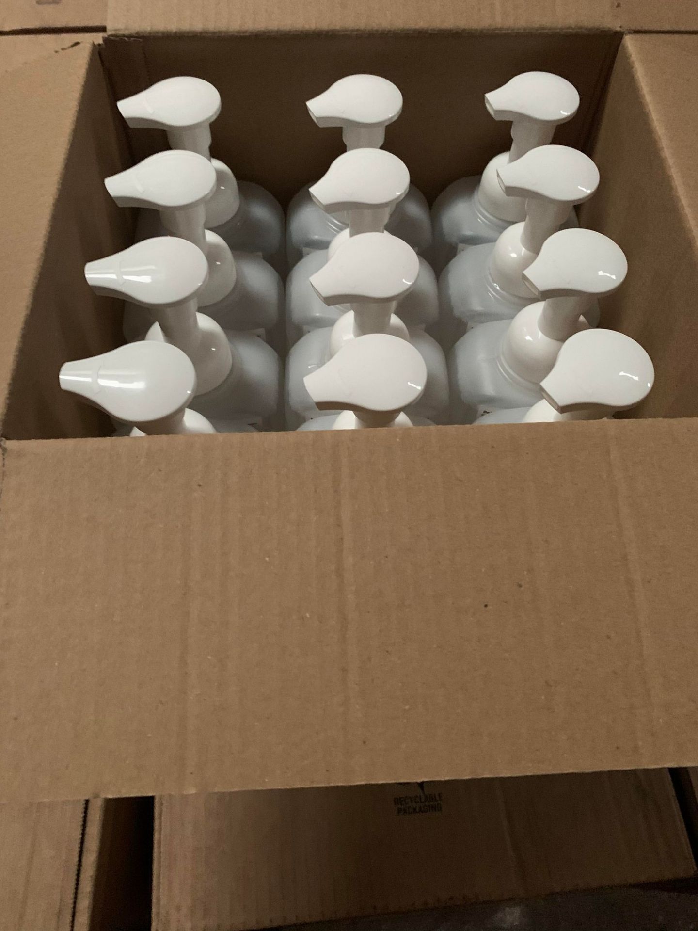 6 BOXES OF DEB INSTANT FOAM HAND SANITIZER – 12 X 400 ML PUMP BOTTLES DIS400ML RRP £100+ EACH BOX - Image 2 of 3