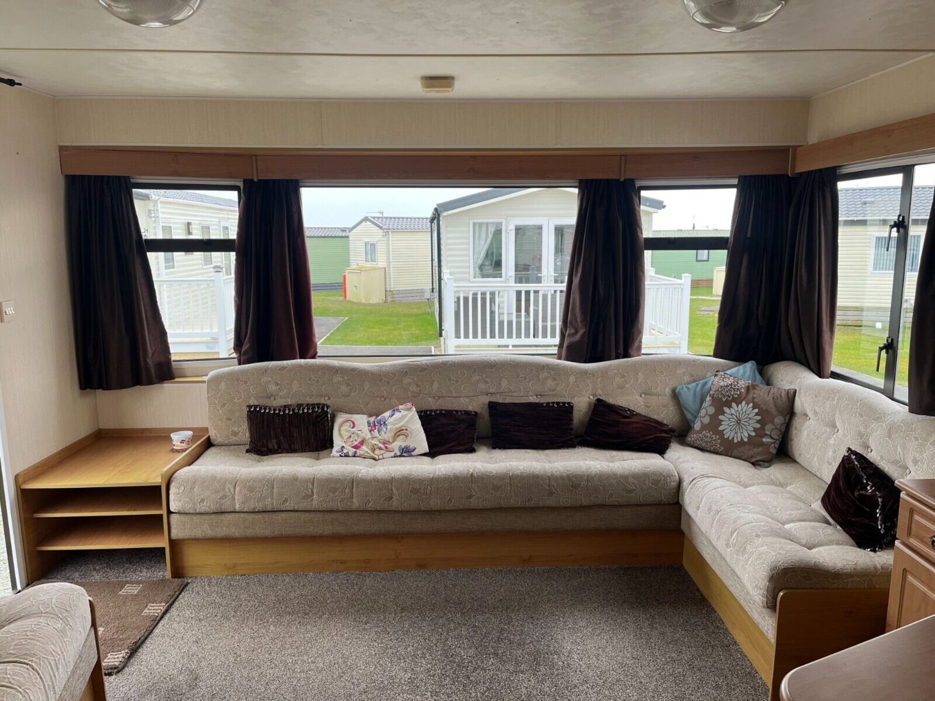 HOME AWAY FROM HOME: WILLERBY COTTAGE, CENTRAL LOUNGE & PRIVACY - Bild 15 aus 15