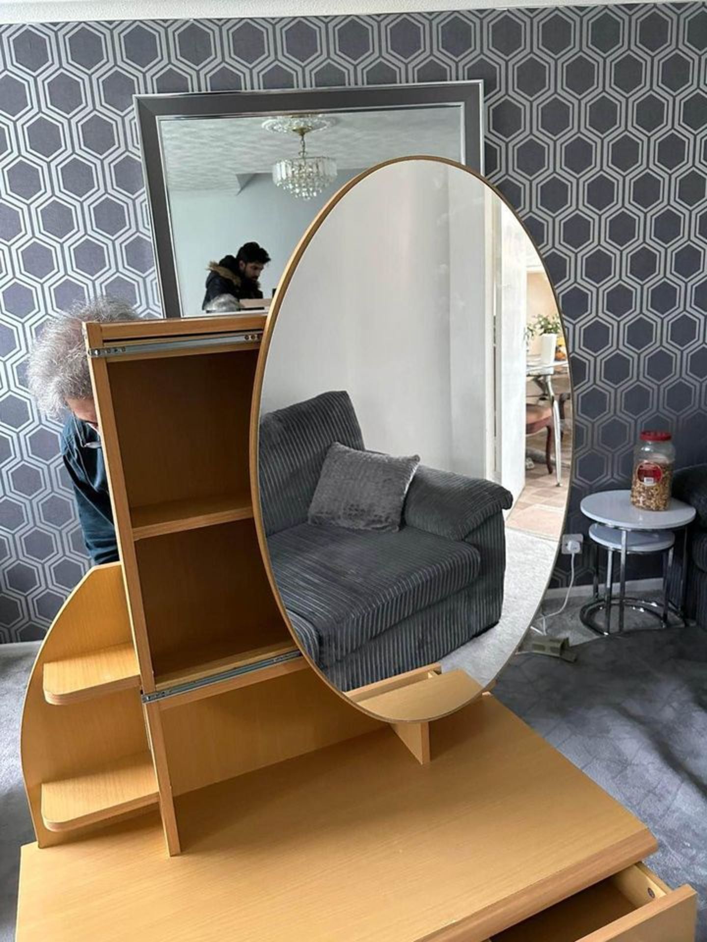 BRAND NEW SEALED DRESSING TABLE WITH STOOL AND MIRROR BRAND NEW BOXED ITEM - Image 7 of 8