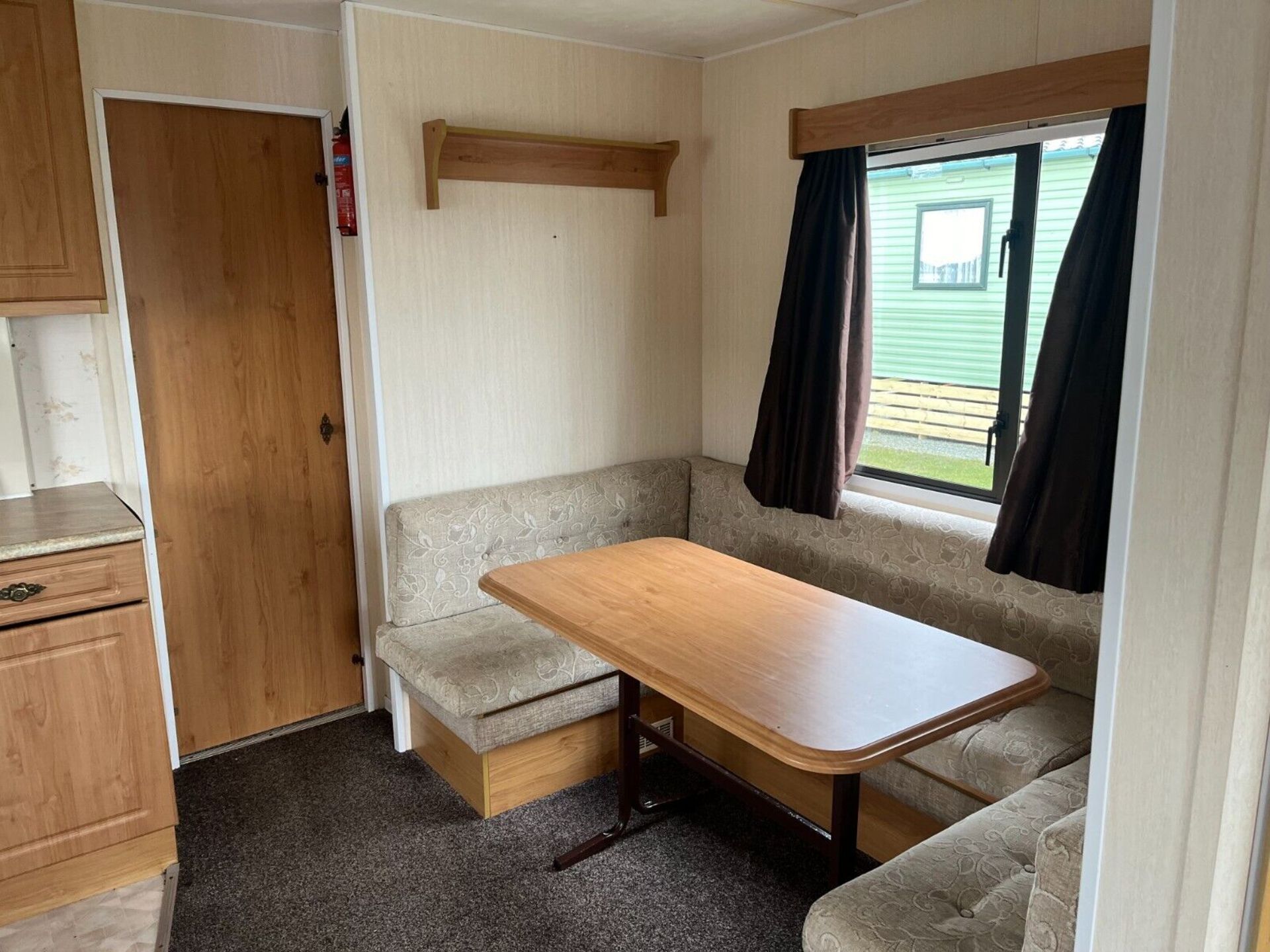 HOME AWAY FROM HOME: WILLERBY COTTAGE, CENTRAL LOUNGE & PRIVACY - Bild 11 aus 15