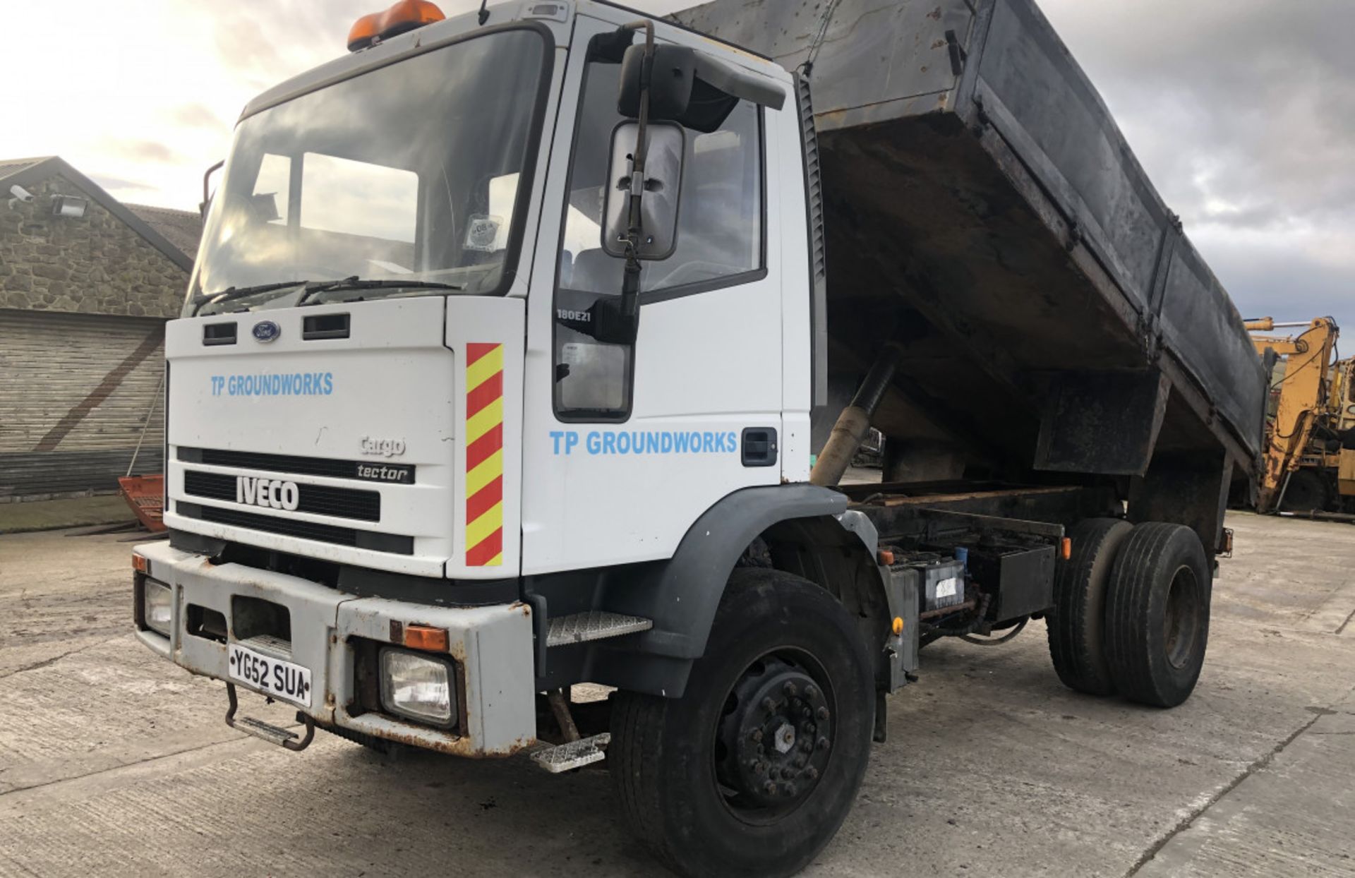 IVECO TRACTOR 180E18 STEEL BODY TIPPER TRUCK - Bild 2 aus 10