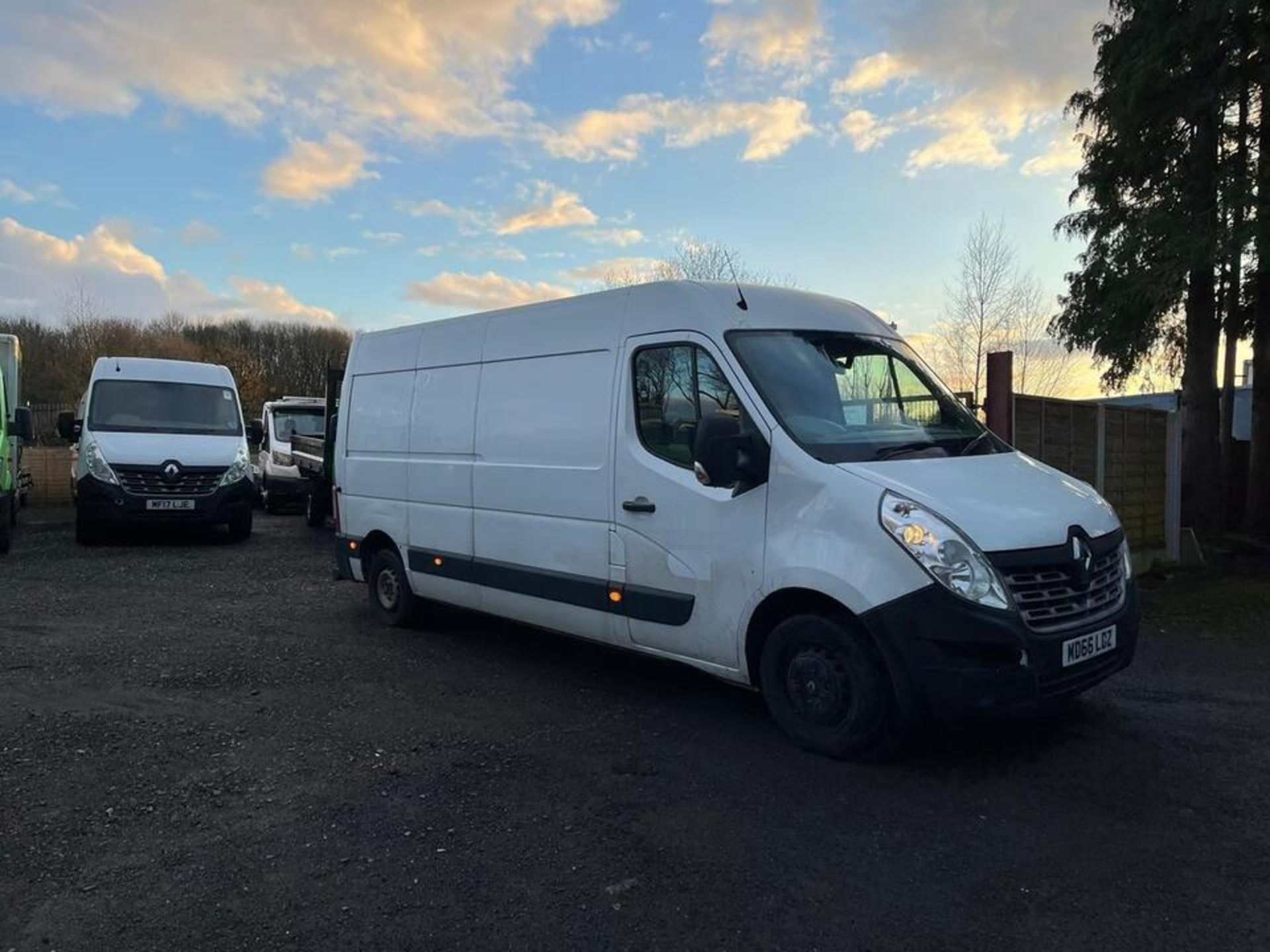 FLEET-TESTED PERFORMANCE: 2017 RENAULT MASTER, MANUAL TRANSMISSION