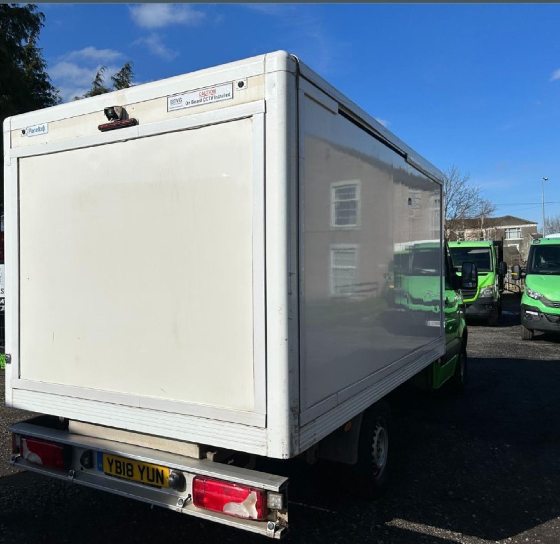 EFFICIENT COOLING: 2018 MERCEDES SPRINTER FRIDGE FREEZER - Image 12 of 13