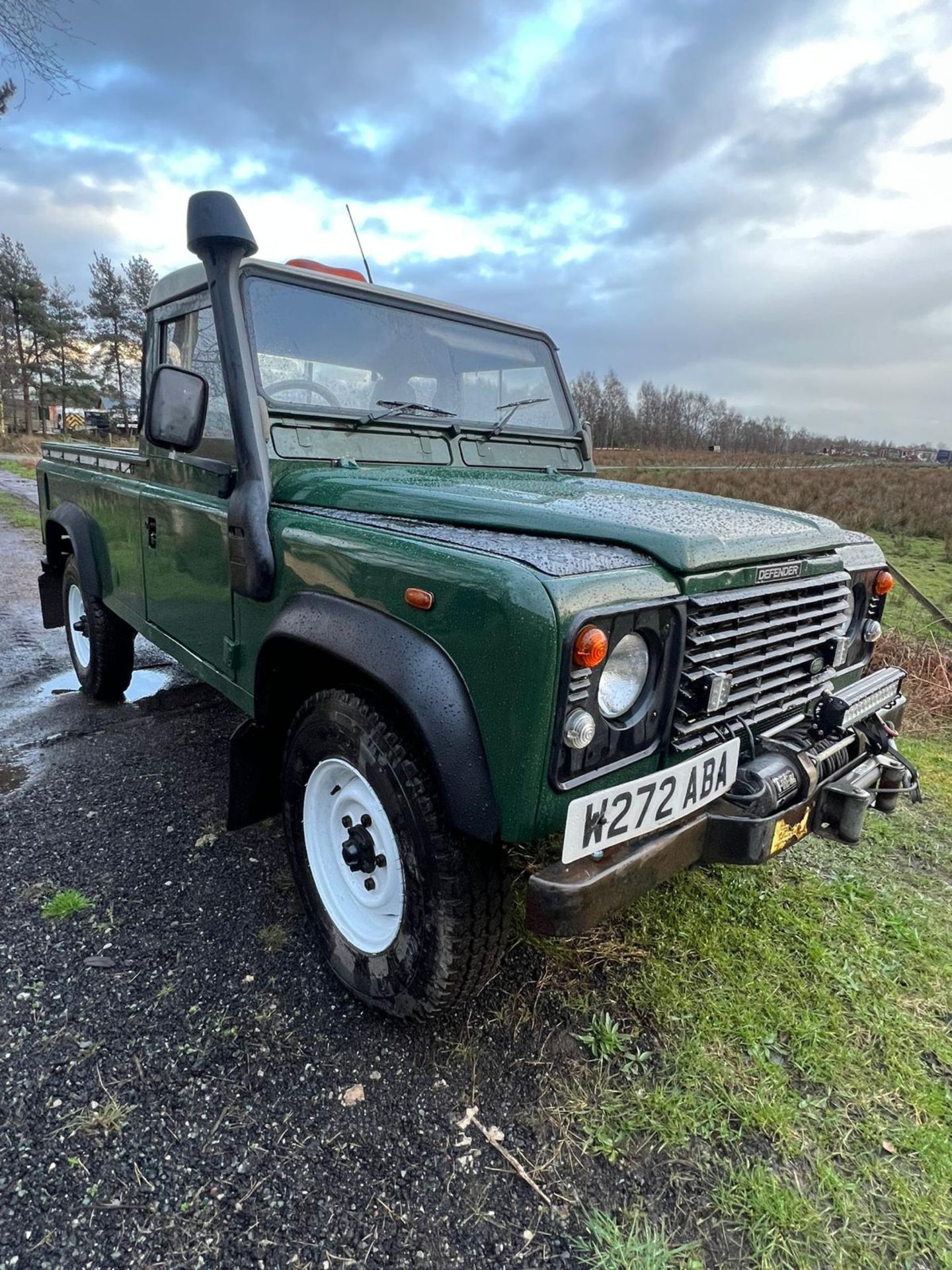 LANDROVER DEFENDER 6 MONTHS MOT START RUNS