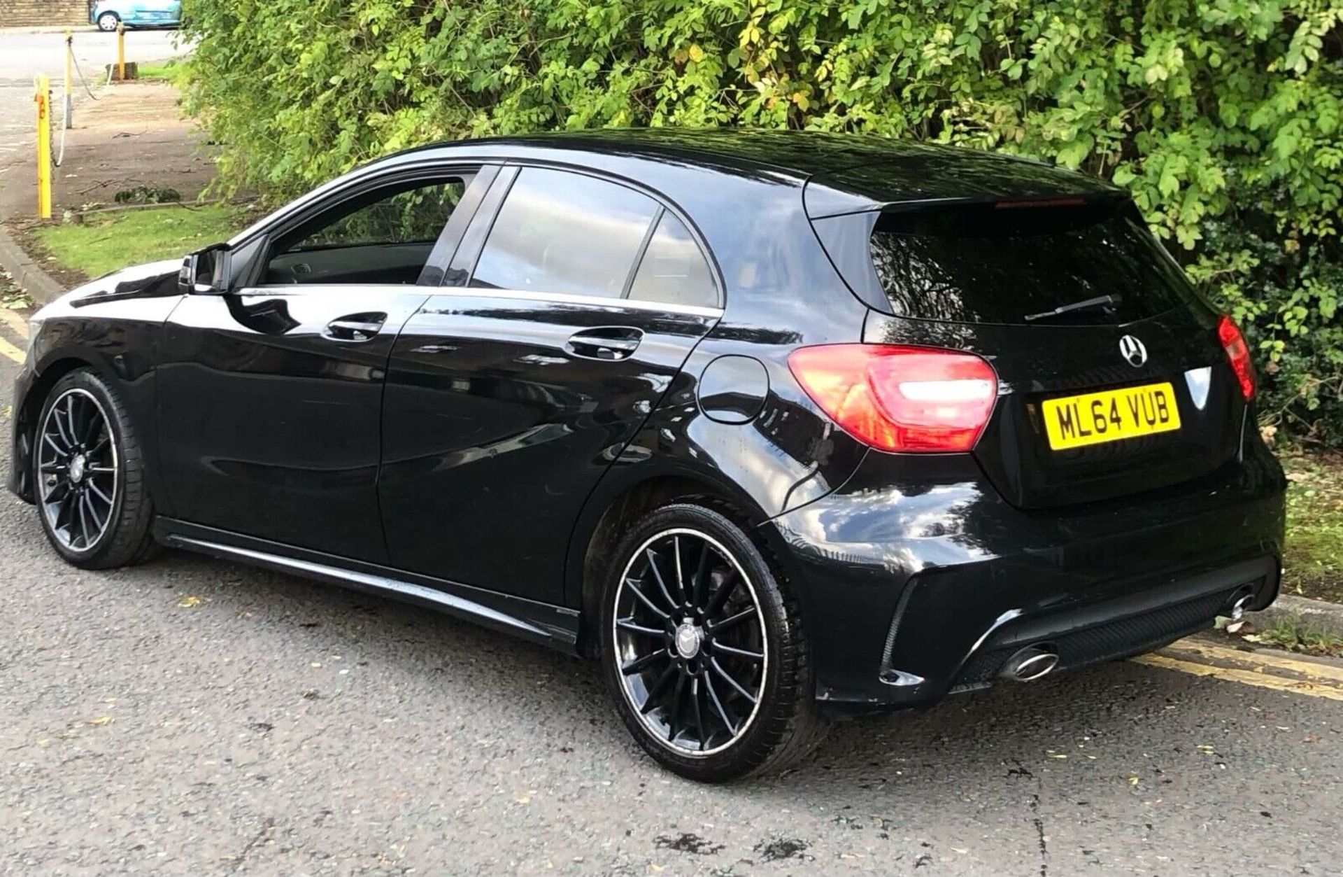 >>--NO VAT ON HAMMER--<< EFFORTLESS ELEGANCE: 2017 MERCEDES A220D AMG - Image 5 of 11