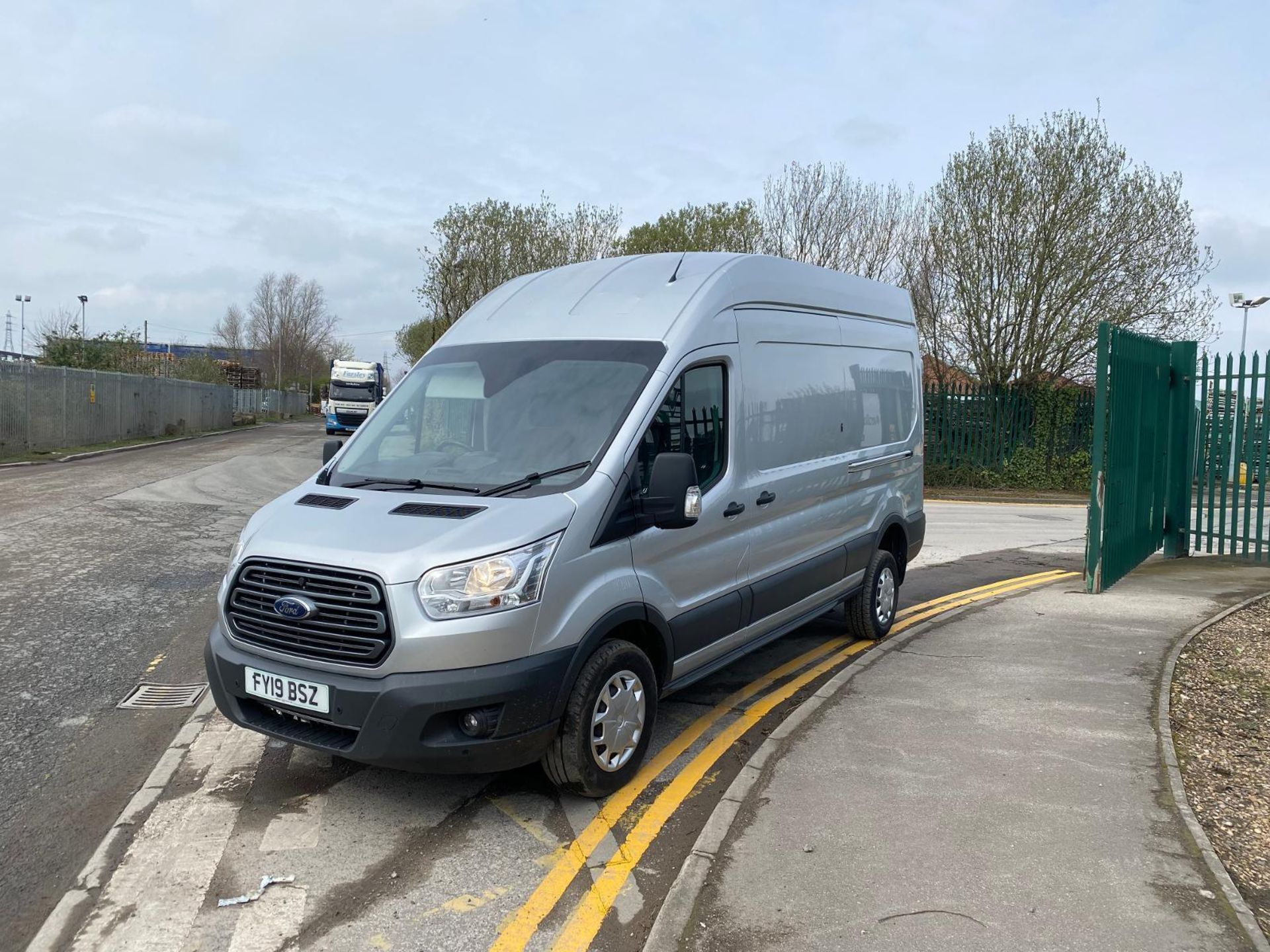 READY FOR ANYTHING: 2019 FORD TRANSIT DIESEL WITH FULL SERVICE >>--NO VAT ON HAMMER--<<