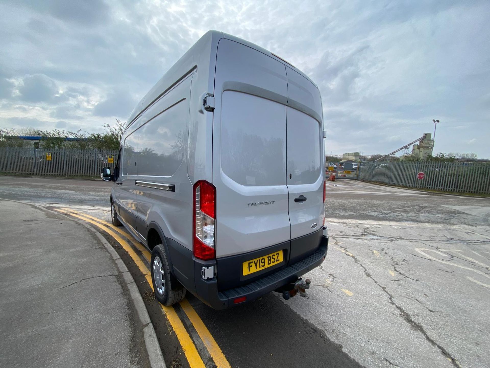 READY FOR ANYTHING: 2019 FORD TRANSIT DIESEL WITH FULL SERVICE >>--NO VAT ON HAMMER--<< - Bild 5 aus 15