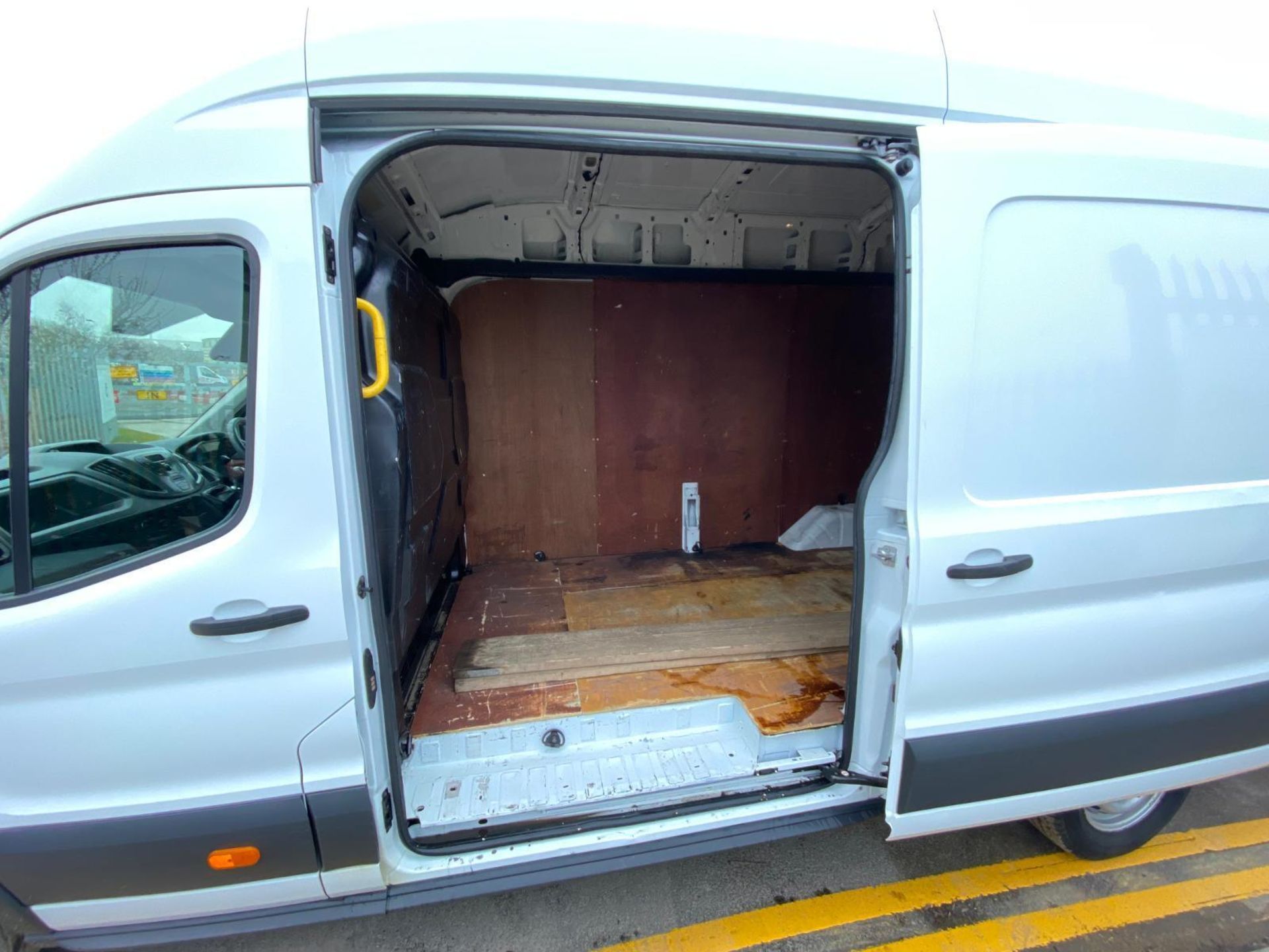 EFFORTLESS CARGO CONTROL: 2018 FORD TRANSIT XLWB L4H3 JUMBO, MANUAL, EURO 6 - Image 11 of 13