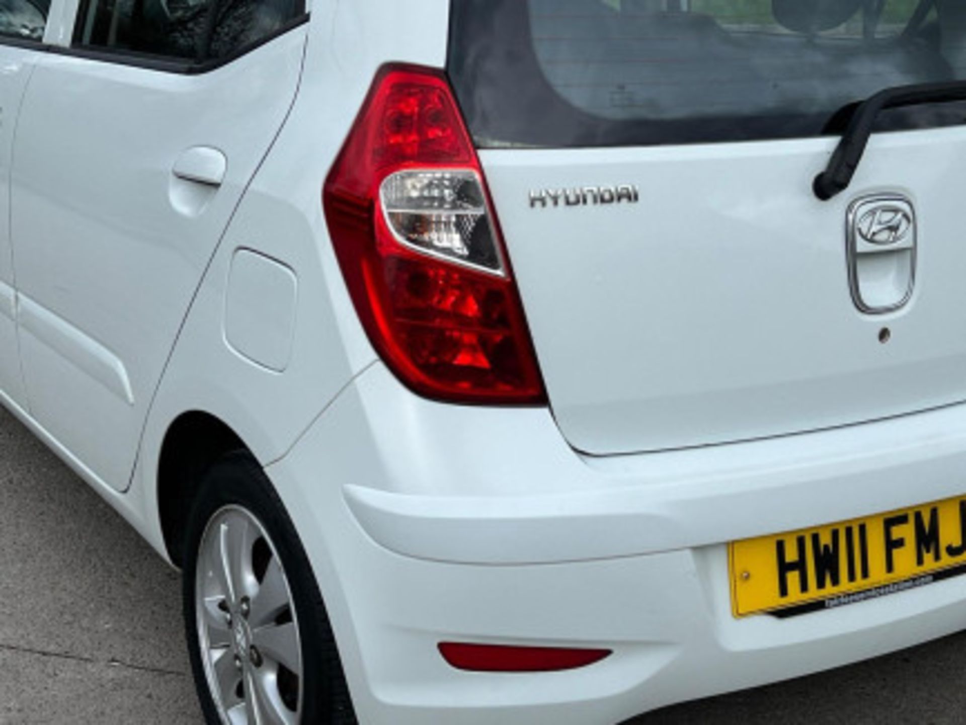 2011 HYUNDAI I10 1.2 STYLE EURO 5DR WHITE >>--NO VAT ON HAMMER--<< - Image 35 of 116