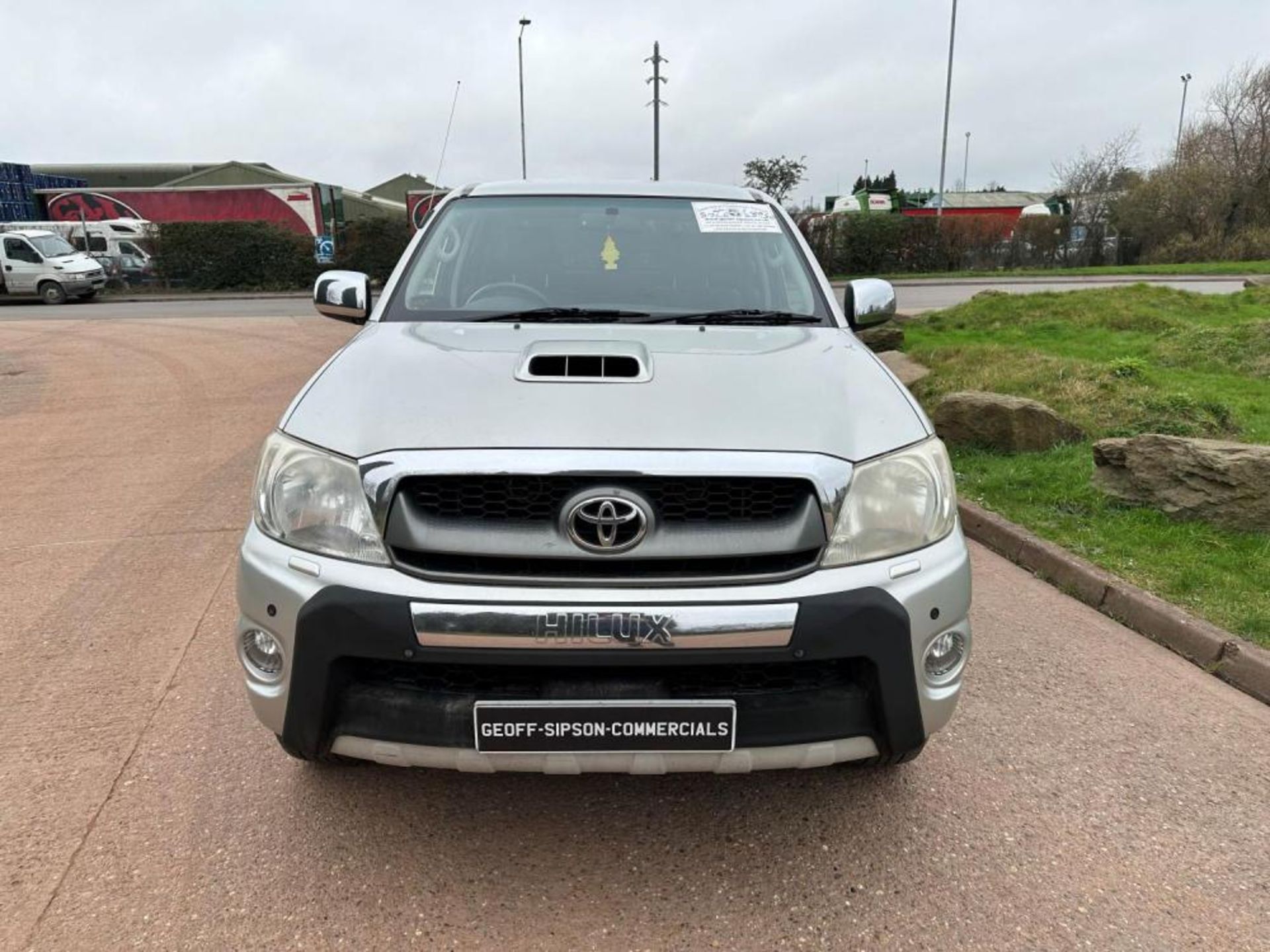 2011 TOYOTA HILUX INVINCIBLE D-4D 4X4 - Image 8 of 15