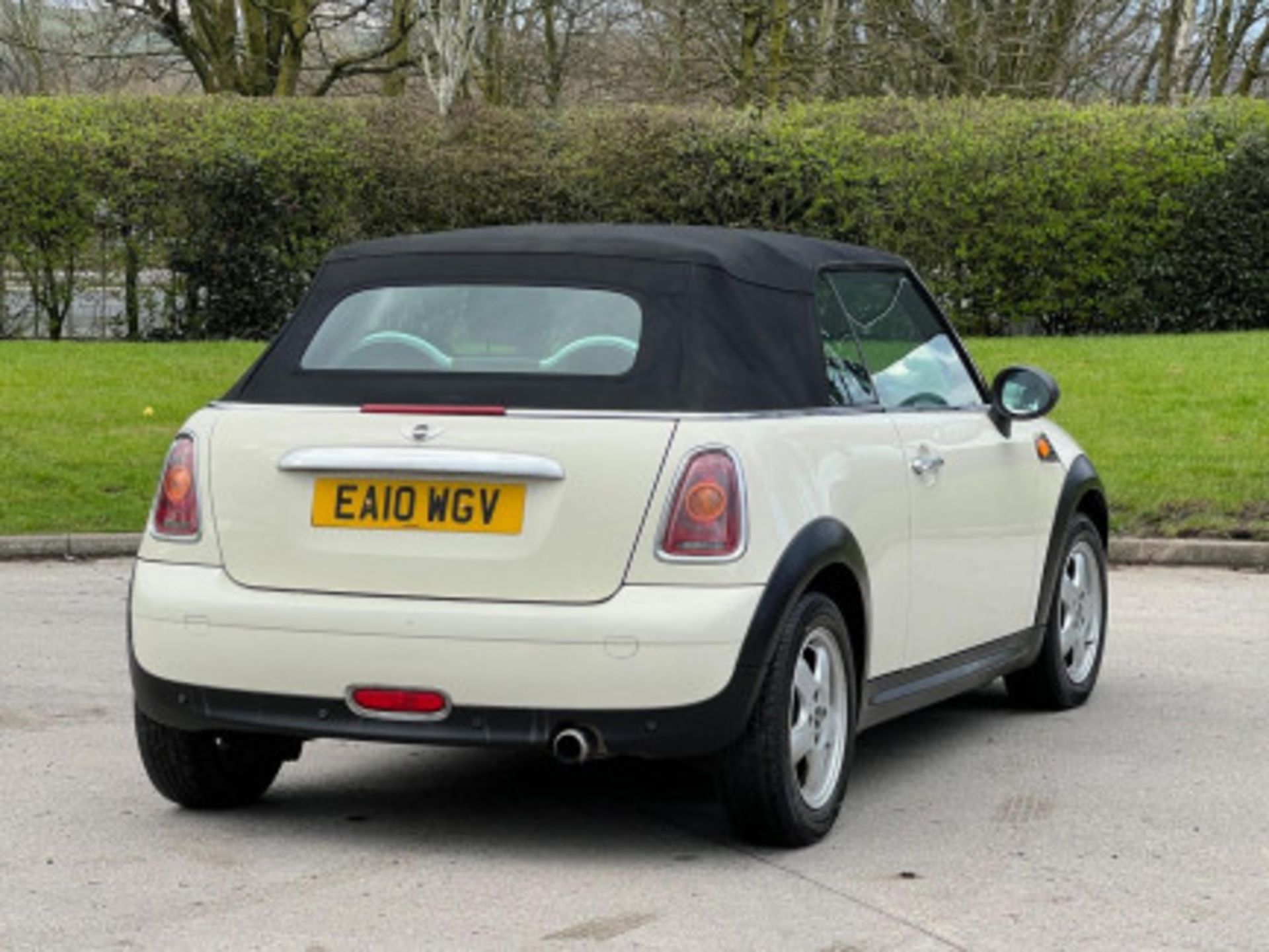 2010 MINI CONVERTIBLE ONE 1.6 - 92K MILES -WELL-MAINTAINED >--NO VAT ON HAMMER--<< - Image 32 of 95