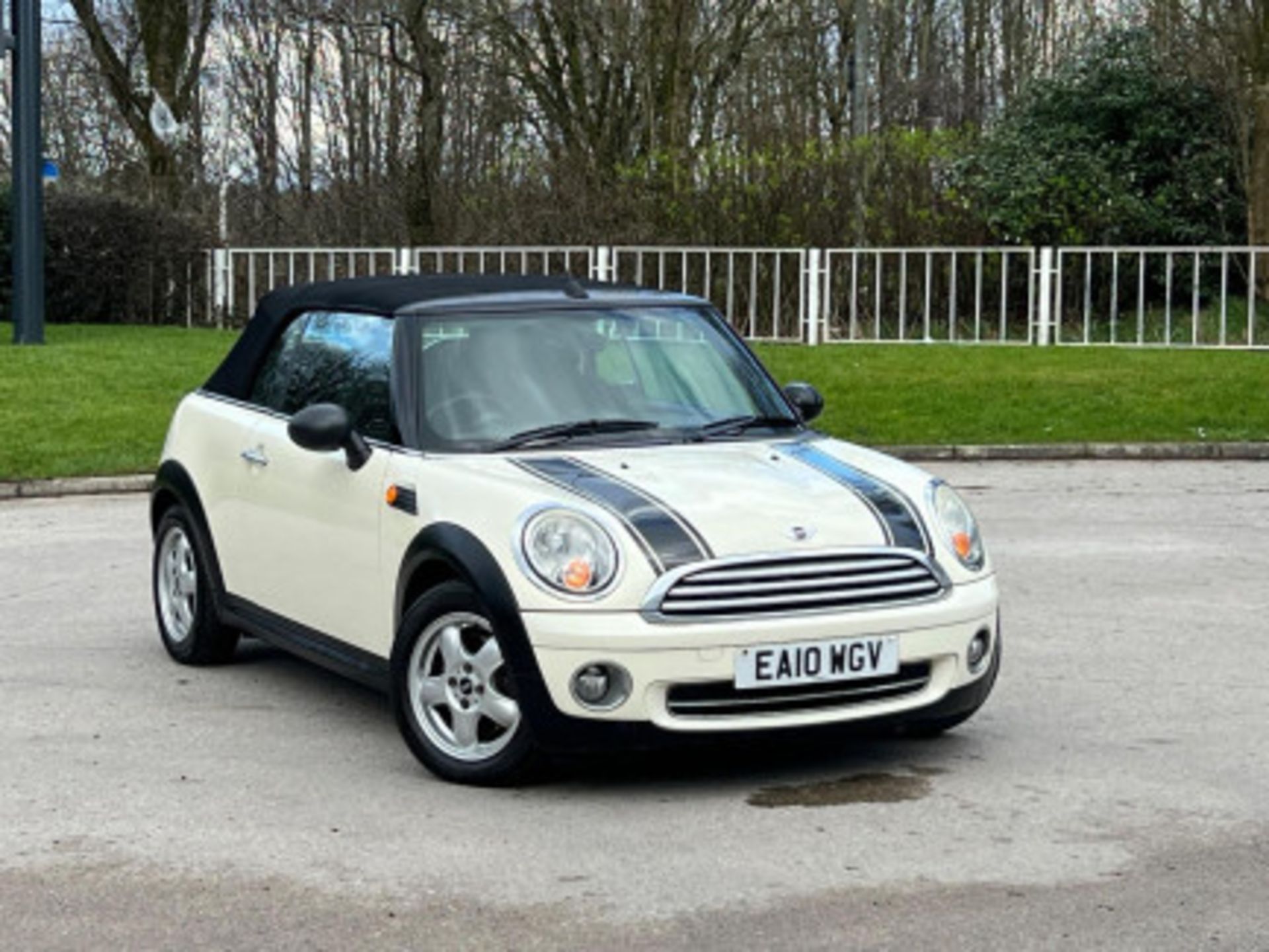 2010 MINI CONVERTIBLE ONE 1.6 - 92K MILES -WELL-MAINTAINED >--NO VAT ON HAMMER--<< - Image 38 of 95