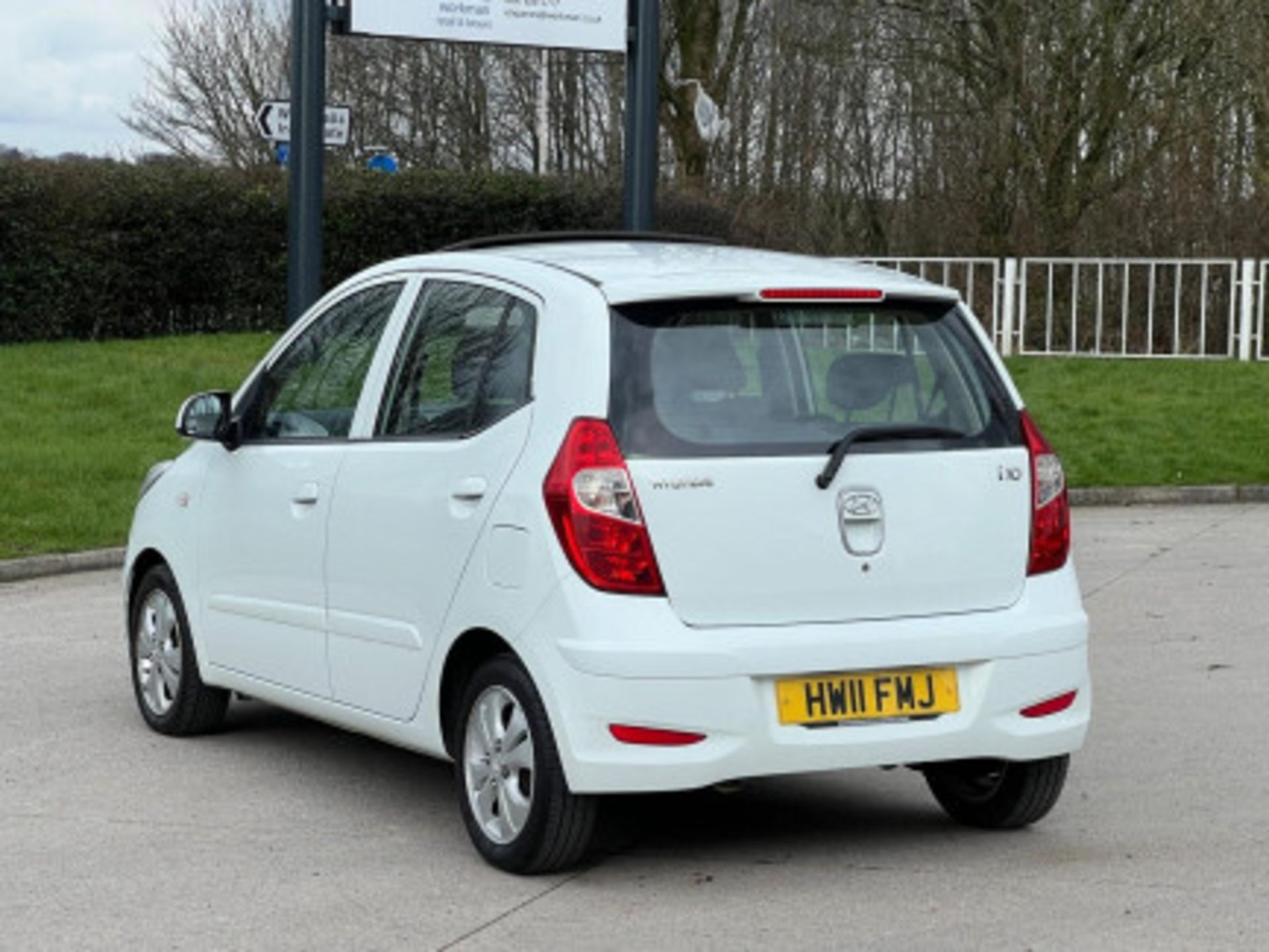 2011 HYUNDAI I10 1.2 STYLE EURO 5DR WHITE >>--NO VAT ON HAMMER--<< - Image 33 of 116