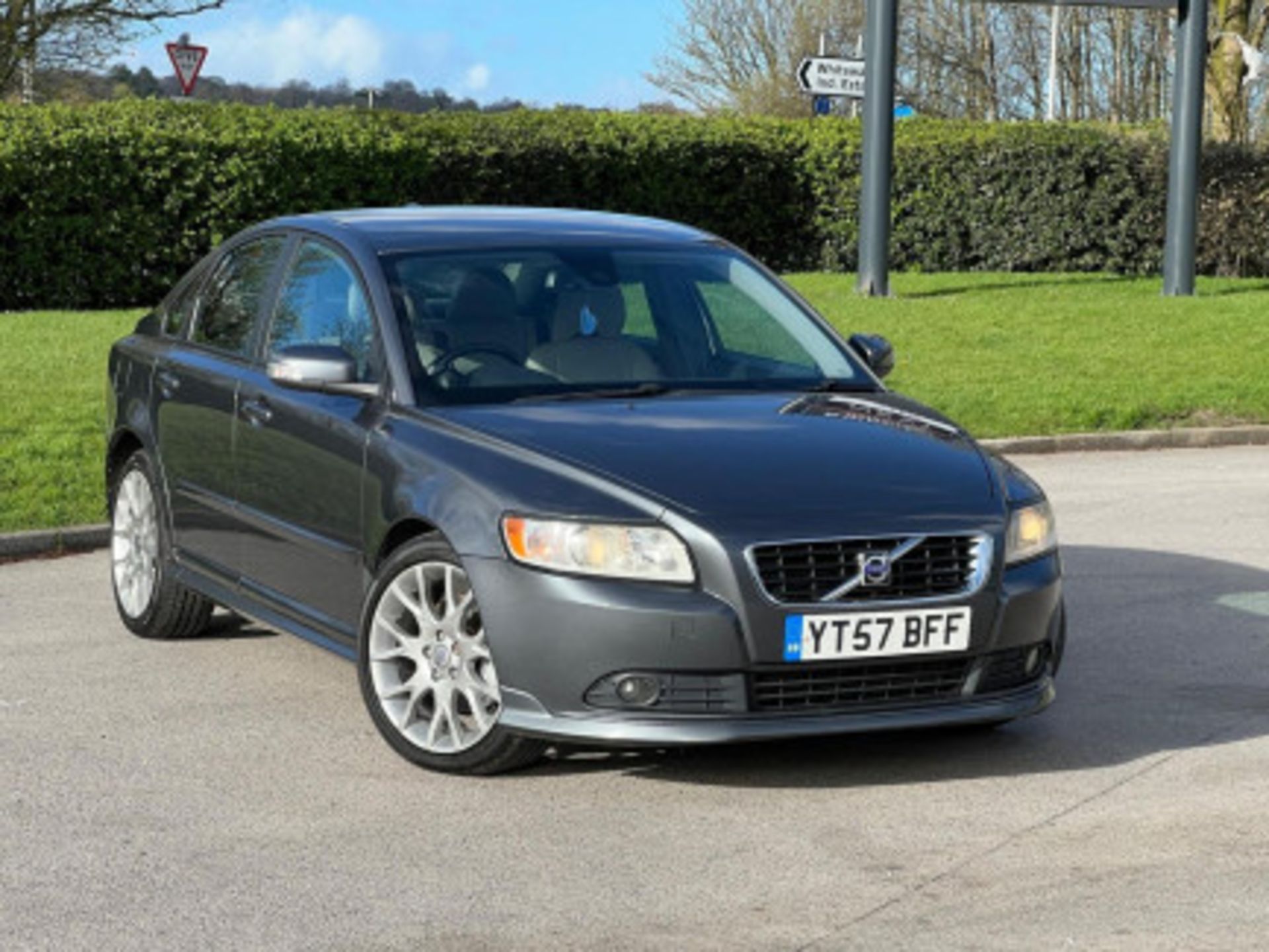 >>--NO VAT ON HAMMER--<< VOLVO S40 2.0 DIESEL SPORT: A RELIABLE AND WELL-MAINTAINED SALOON - Image 61 of 133