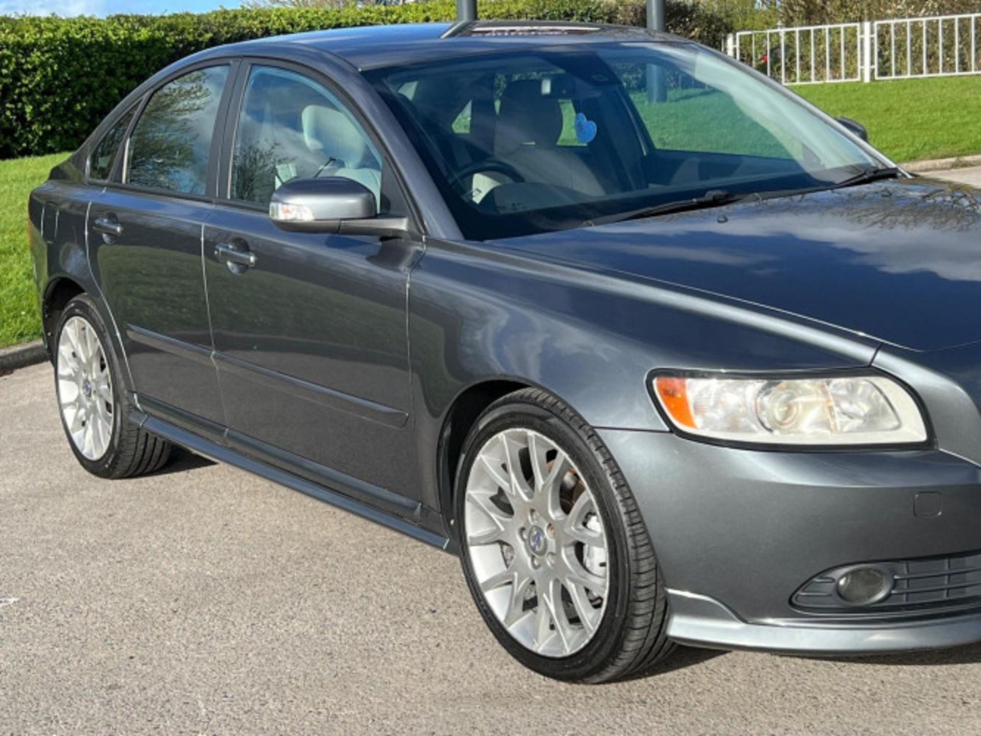 >>--NO VAT ON HAMMER--<< VOLVO S40 2.0 DIESEL SPORT: A RELIABLE AND WELL-MAINTAINED SALOON - Image 121 of 133