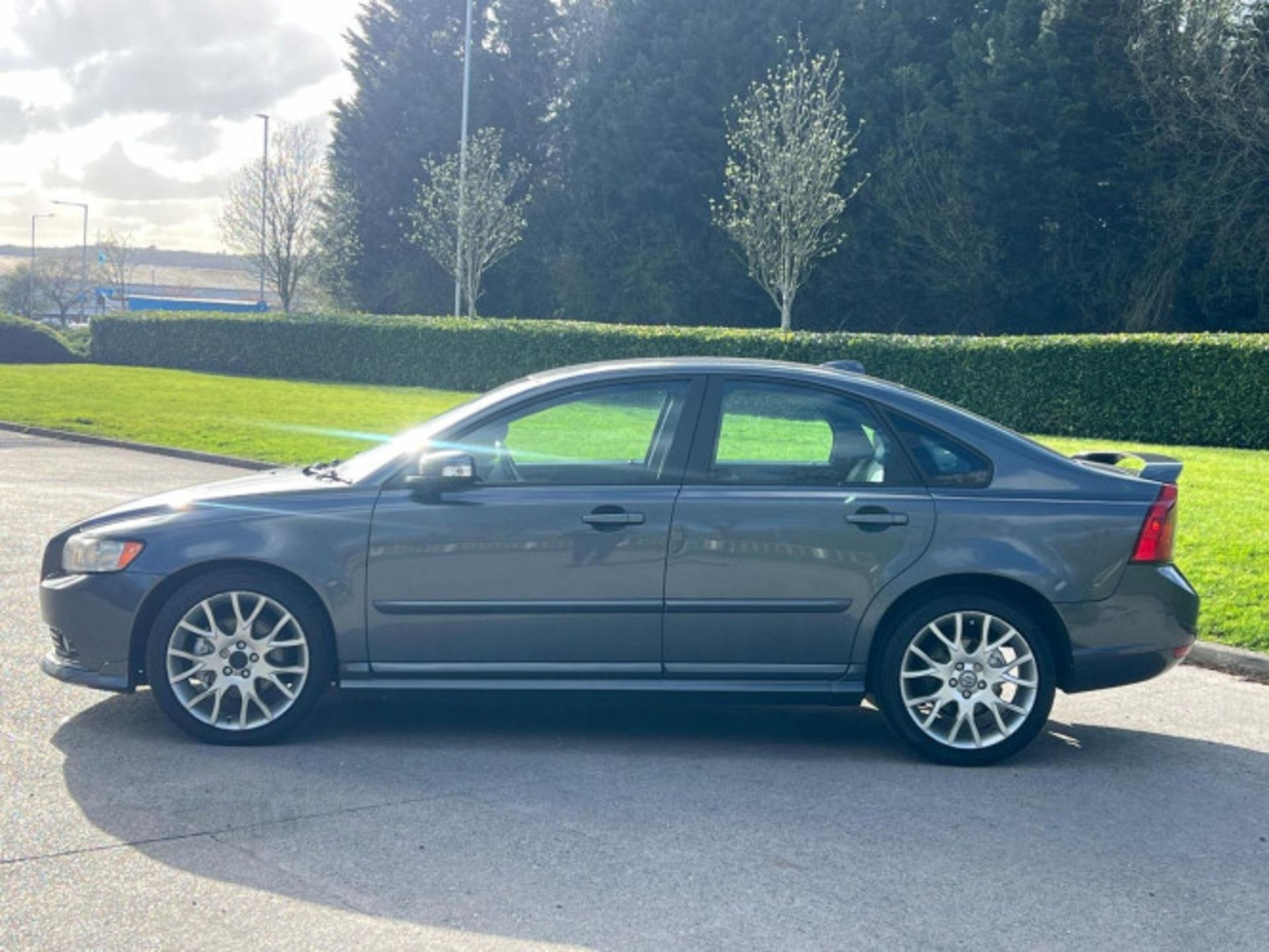 >>--NO VAT ON HAMMER--<< VOLVO S40 2.0 DIESEL SPORT: A RELIABLE AND WELL-MAINTAINED SALOON - Image 125 of 133