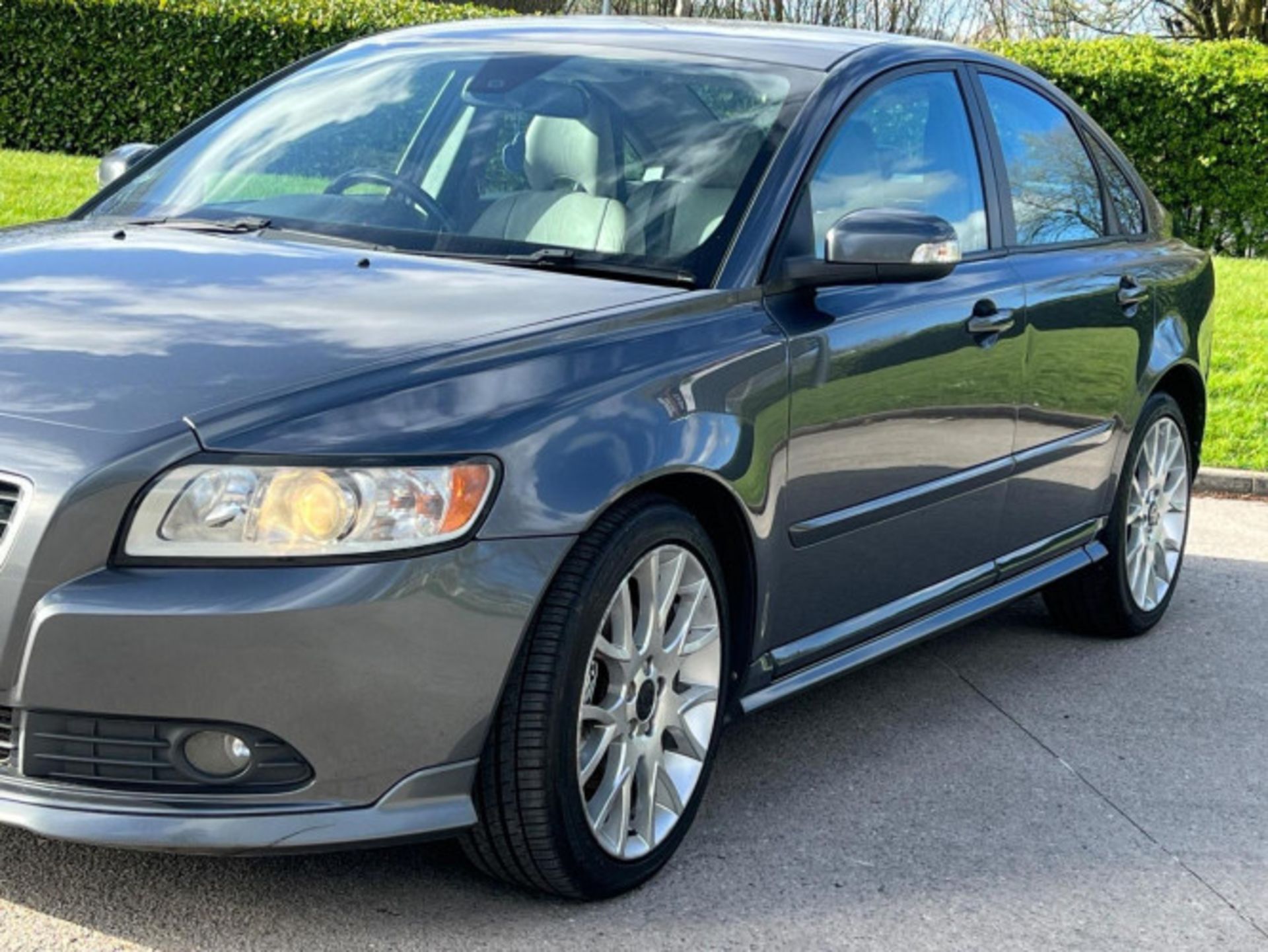 >>--NO VAT ON HAMMER--<< VOLVO S40 2.0 DIESEL SPORT: A RELIABLE AND WELL-MAINTAINED SALOON - Image 118 of 133
