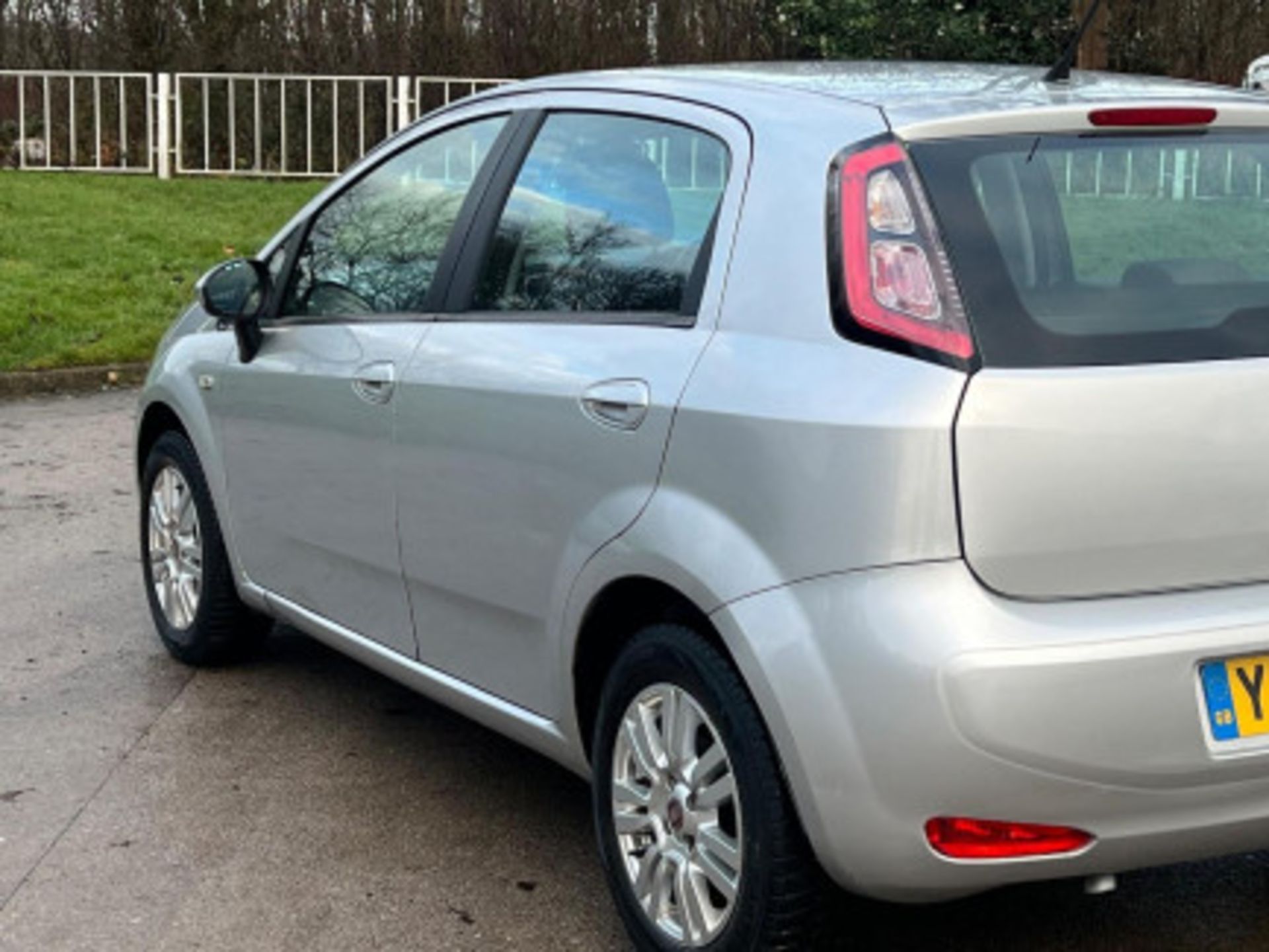 2013 FIAT PUNTO 1.4 PETROL - LONG MOT, >>--NO VAT ON HAMMER--<< - Image 35 of 105