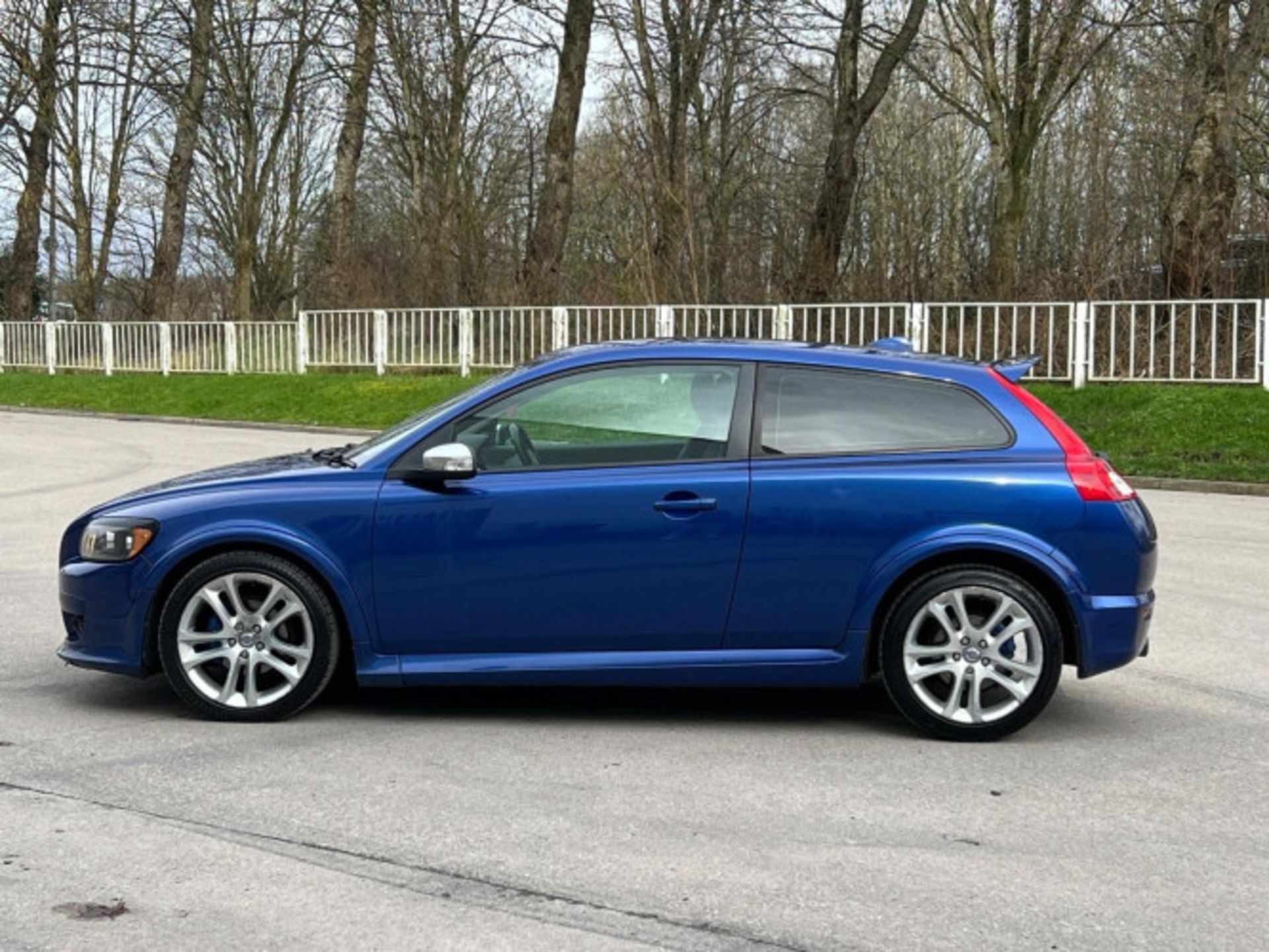VOLVO C30 2.0D R-DESIGN SPORT 2DR - SPORTY AND LUXURIOUS COMPACT CAR >>--NO VAT ON HAMMER--<< - Image 94 of 103