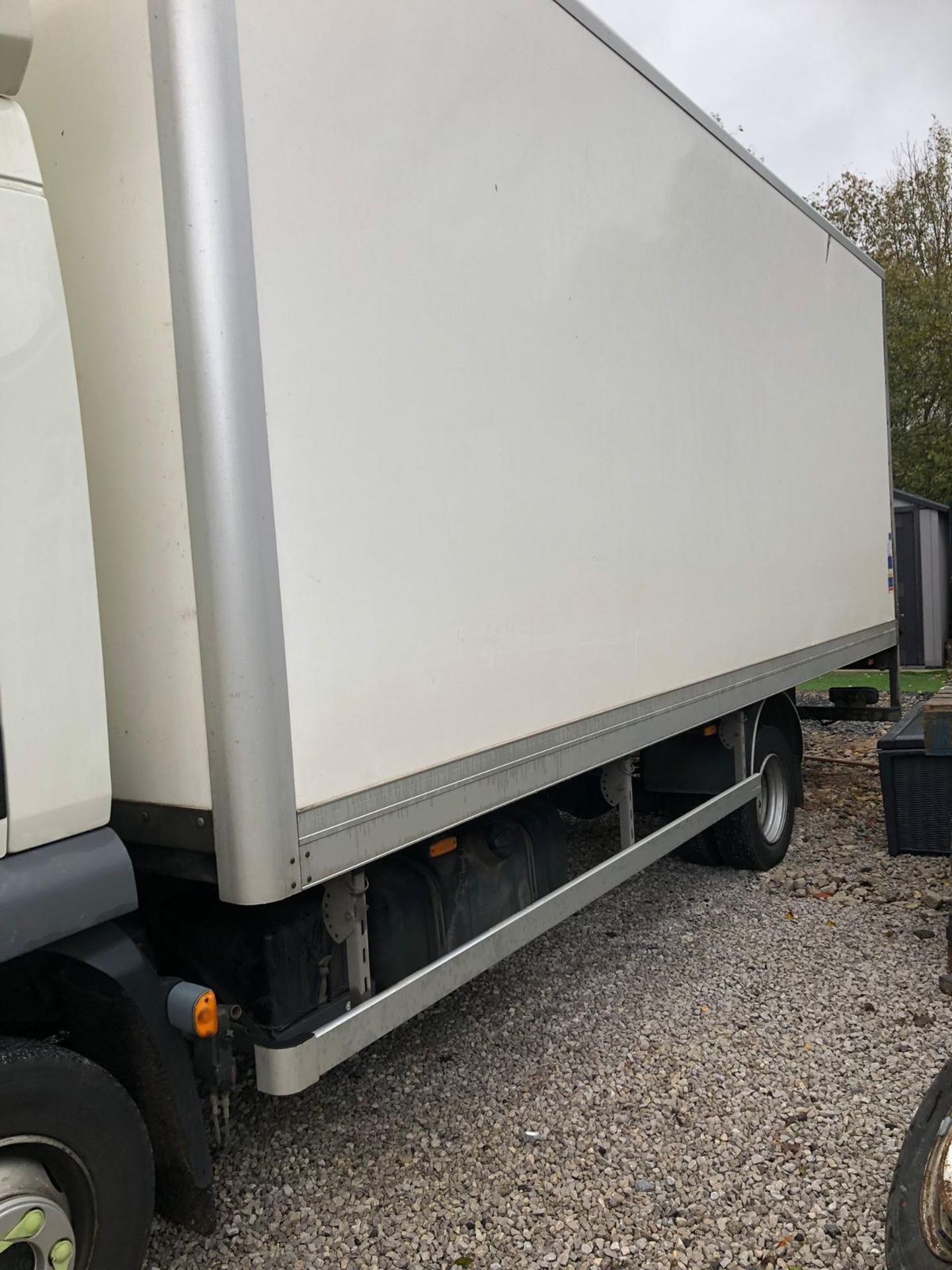 DAF LF BOX WITH TAIL LIFT - Image 6 of 6