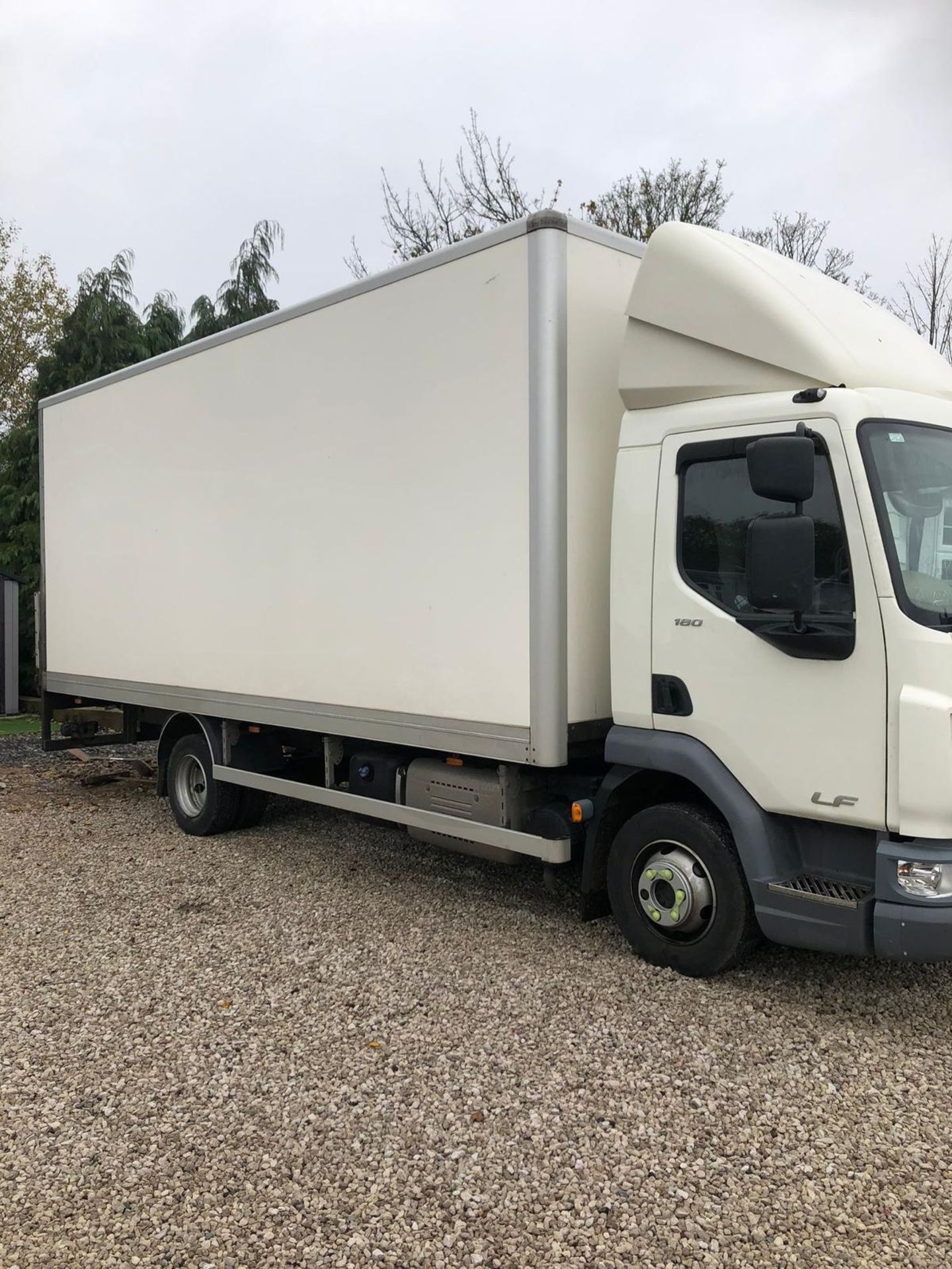 DAF LF BOX WITH TAIL LIFT