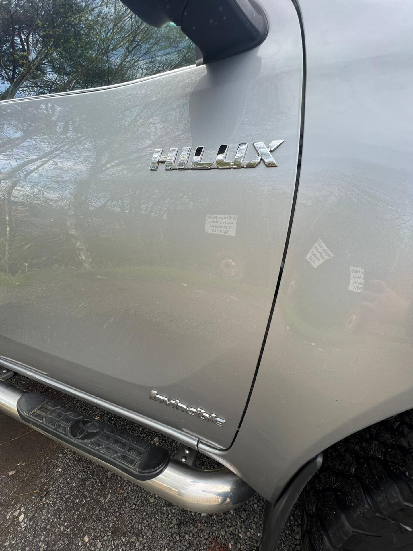 TOYOTA HILUX INVINCIBLE - Image 15 of 25
