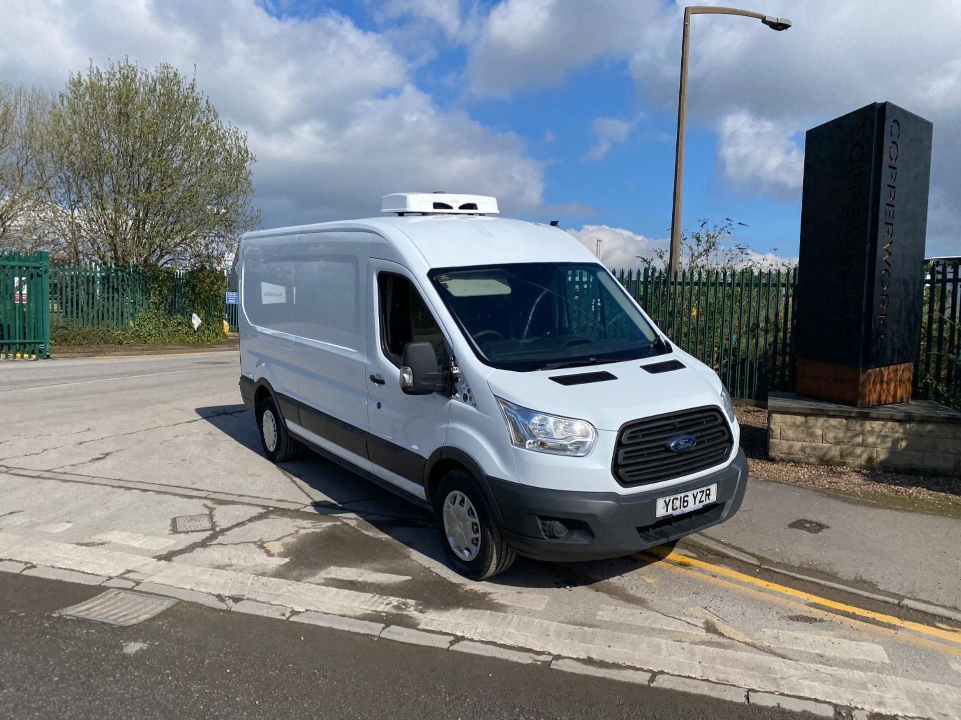 ICY EXPRESS: 2016 FORD TRANSIT REFRIGERATION EDITION >>--NO VAT ON HAMMER--<< - Image 2 of 15