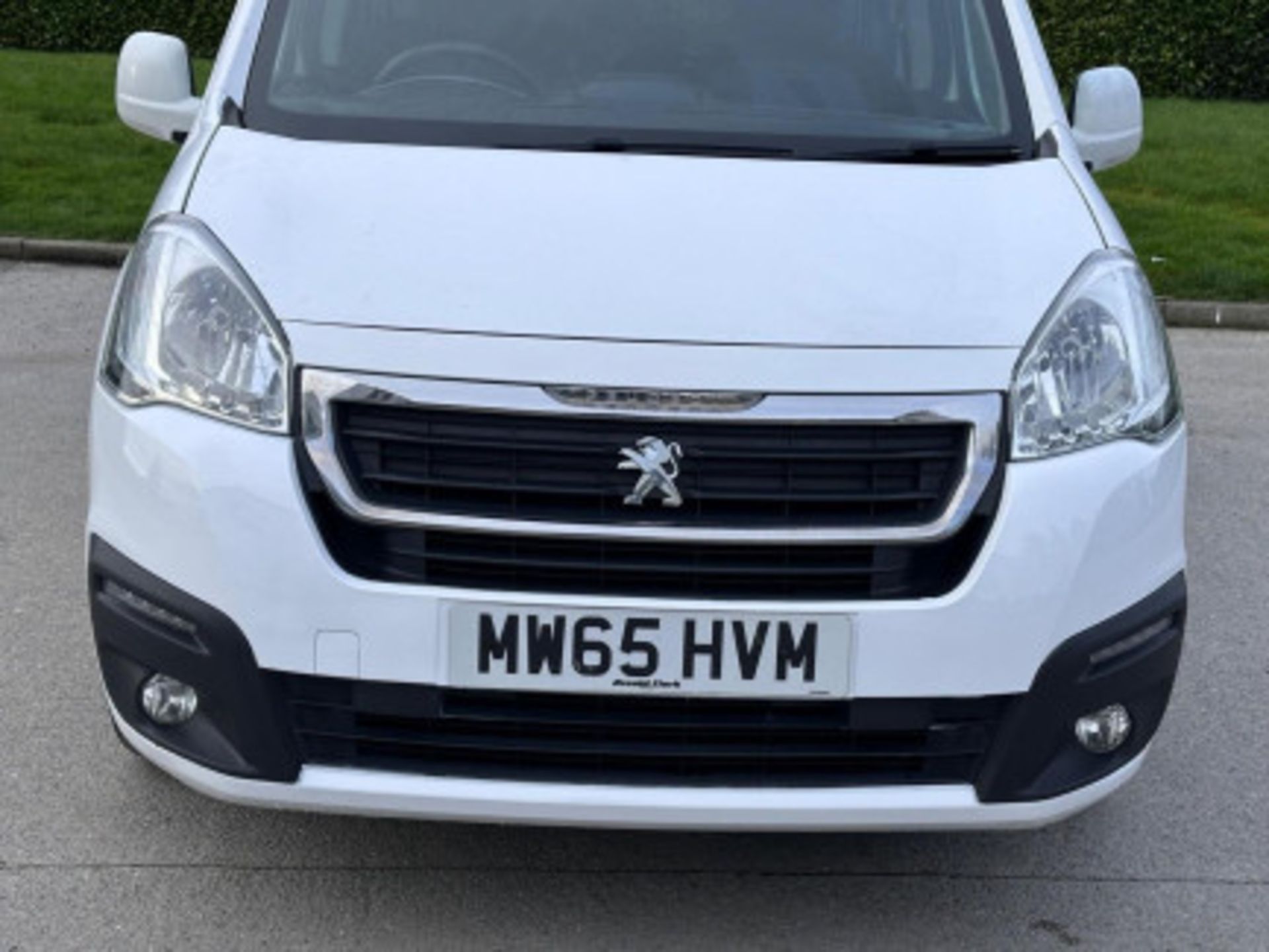 >>--NO VAT ON HAMMER--<< PEUGEOT PARTNER TEPEE 1.6 BLUEHDI ACTIVE ETG EURO 6 (S/S) 5DR - Image 28 of 91