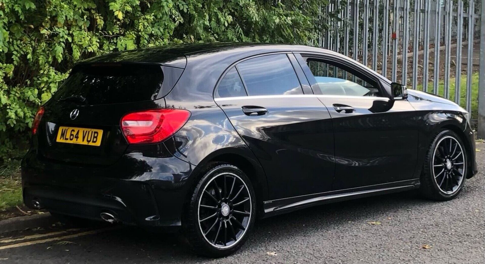 >>--NO VAT ON HAMMER--<< EFFORTLESS ELEGANCE: 2017 MERCEDES A220D AMG - Image 8 of 11