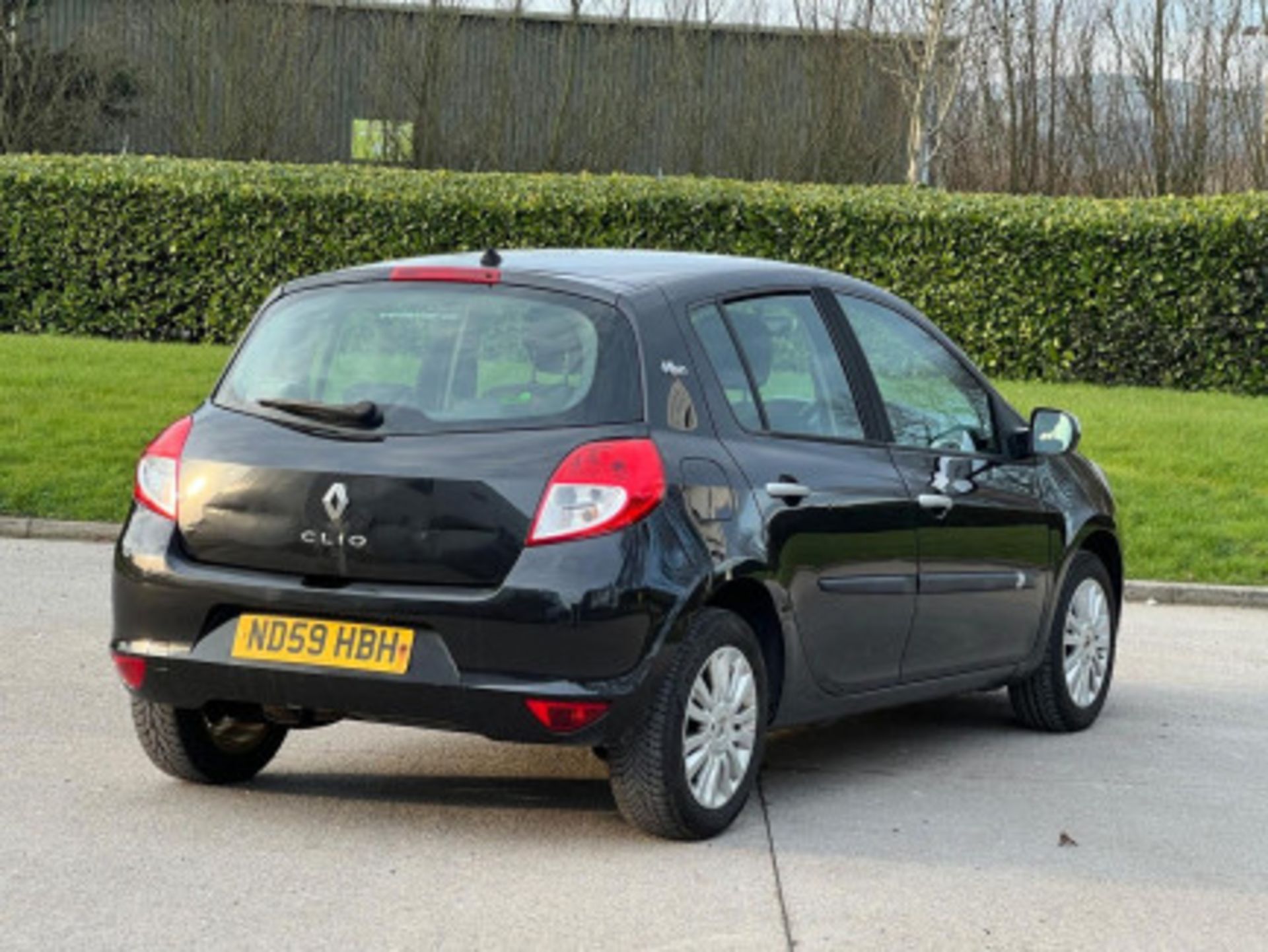 2009 RENAULT CLIO 1.2 16V EXPRESSION 5DR >>--NO VAT ON HAMMER--<< - Image 28 of 111