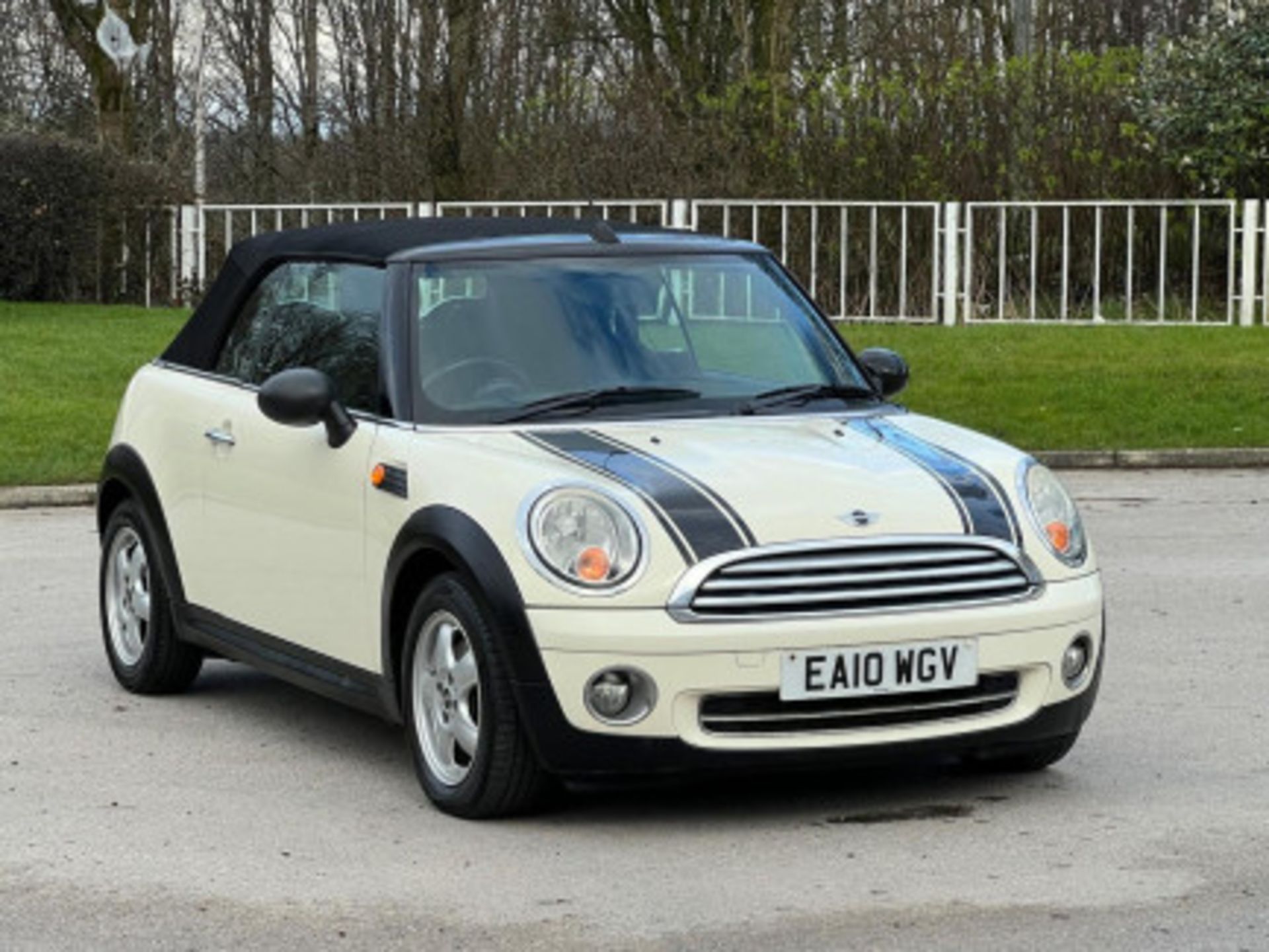 2010 MINI CONVERTIBLE ONE 1.6 - 92K MILES -WELL-MAINTAINED >--NO VAT ON HAMMER--<<