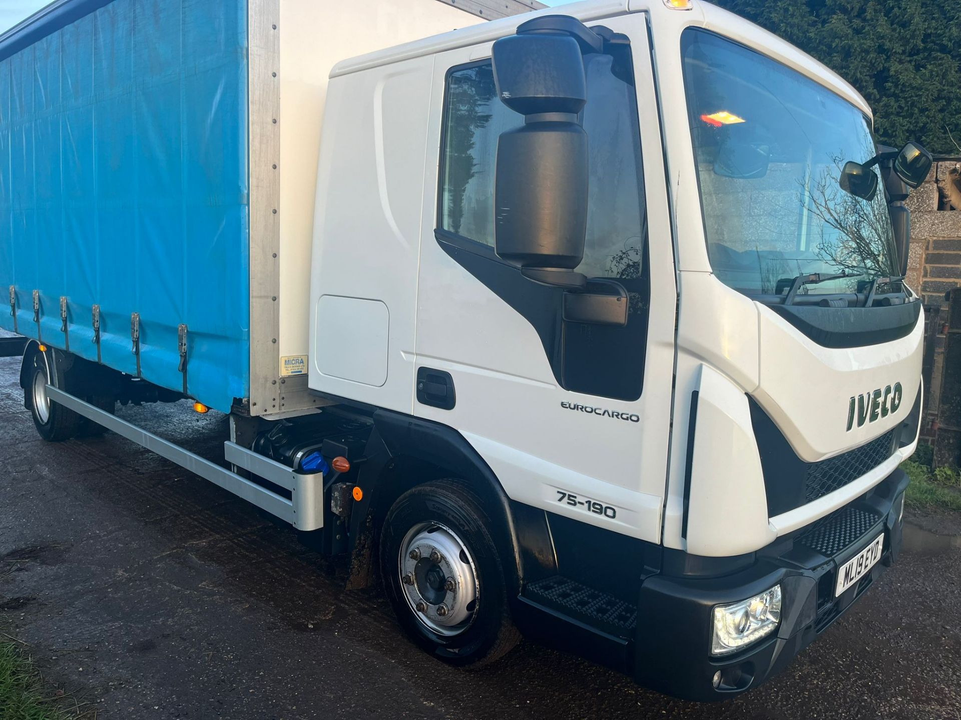 SPACIOUS SLEEPER CAB: 2019 IVECO EUROCARGO FOR HAULING