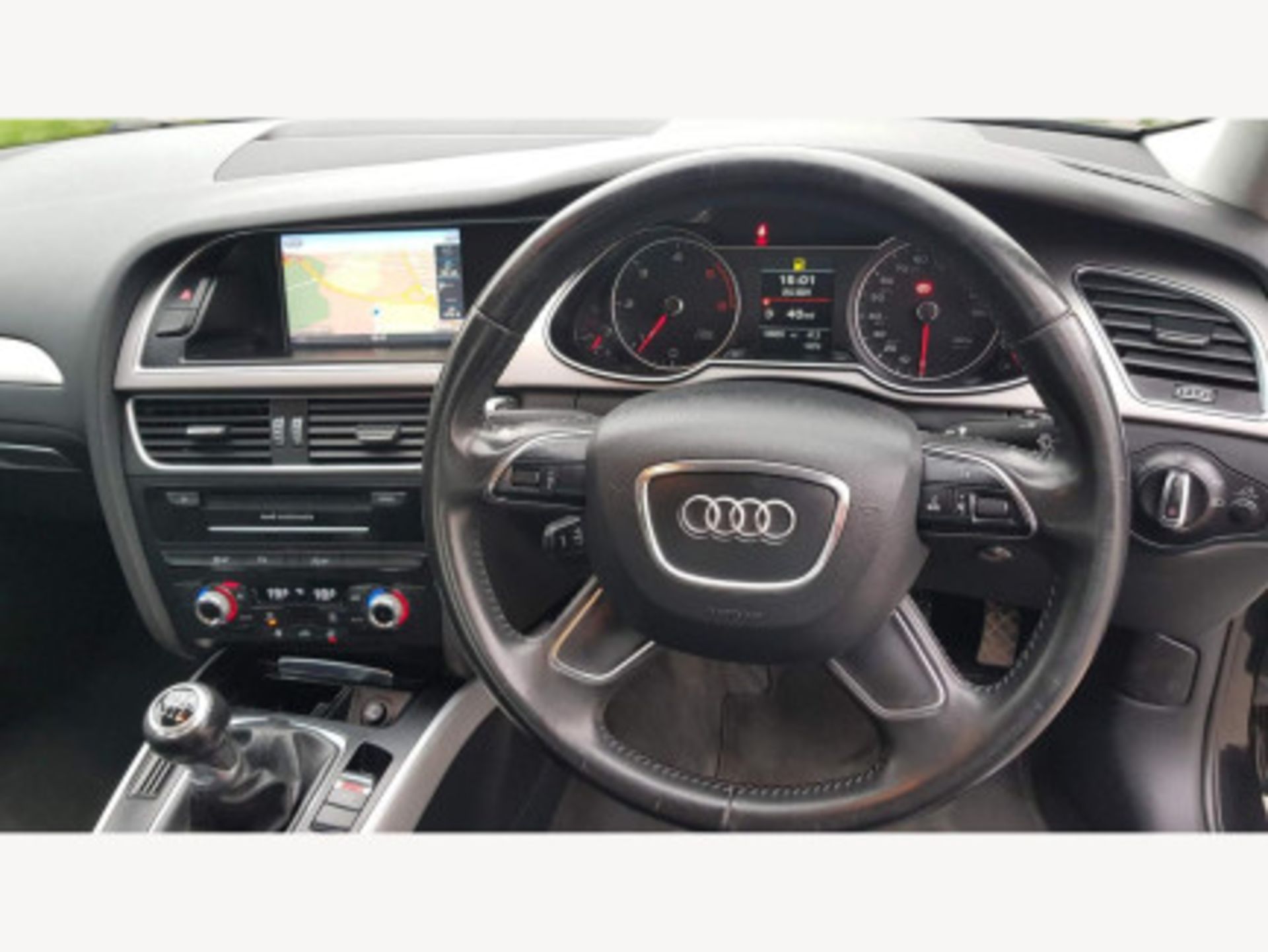 2013 AUDI A4 2.0 TDI SE TECHNIK 4DR - >>-NO VAT ON HAMMER<< - Image 38 of 193