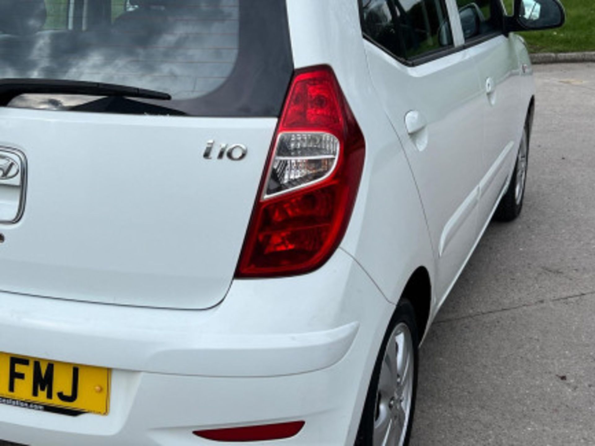 2011 HYUNDAI I10 1.2 STYLE EURO 5DR WHITE >>--NO VAT ON HAMMER--<< - Image 32 of 116