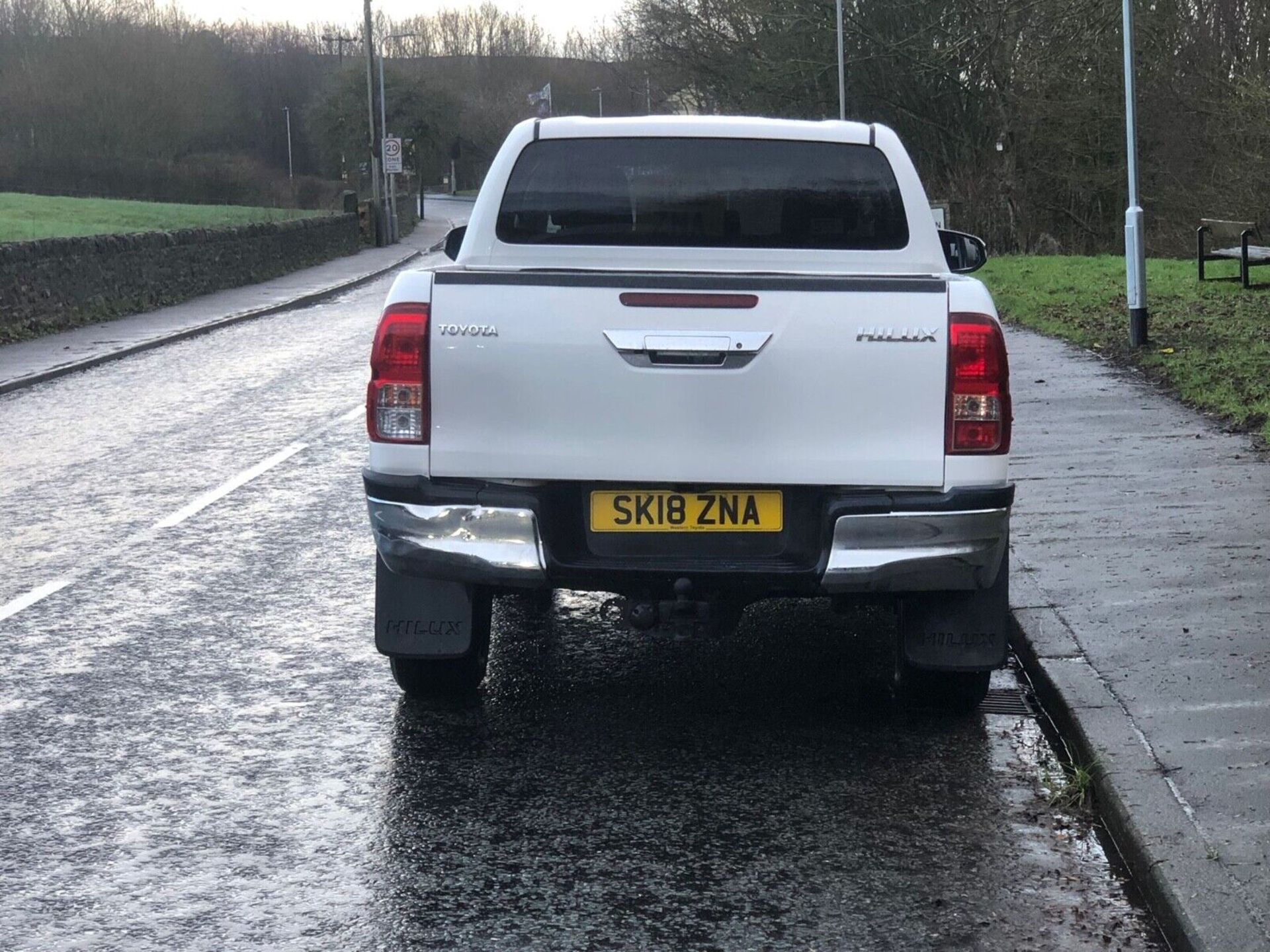 2018/18 TOYOTA HILUX 2.4 INVINCIBLE DOUBLE CAB - OFF-ROAD ADVENTURE READY>>--NO VAT ON HAMMER--<< - Image 2 of 14